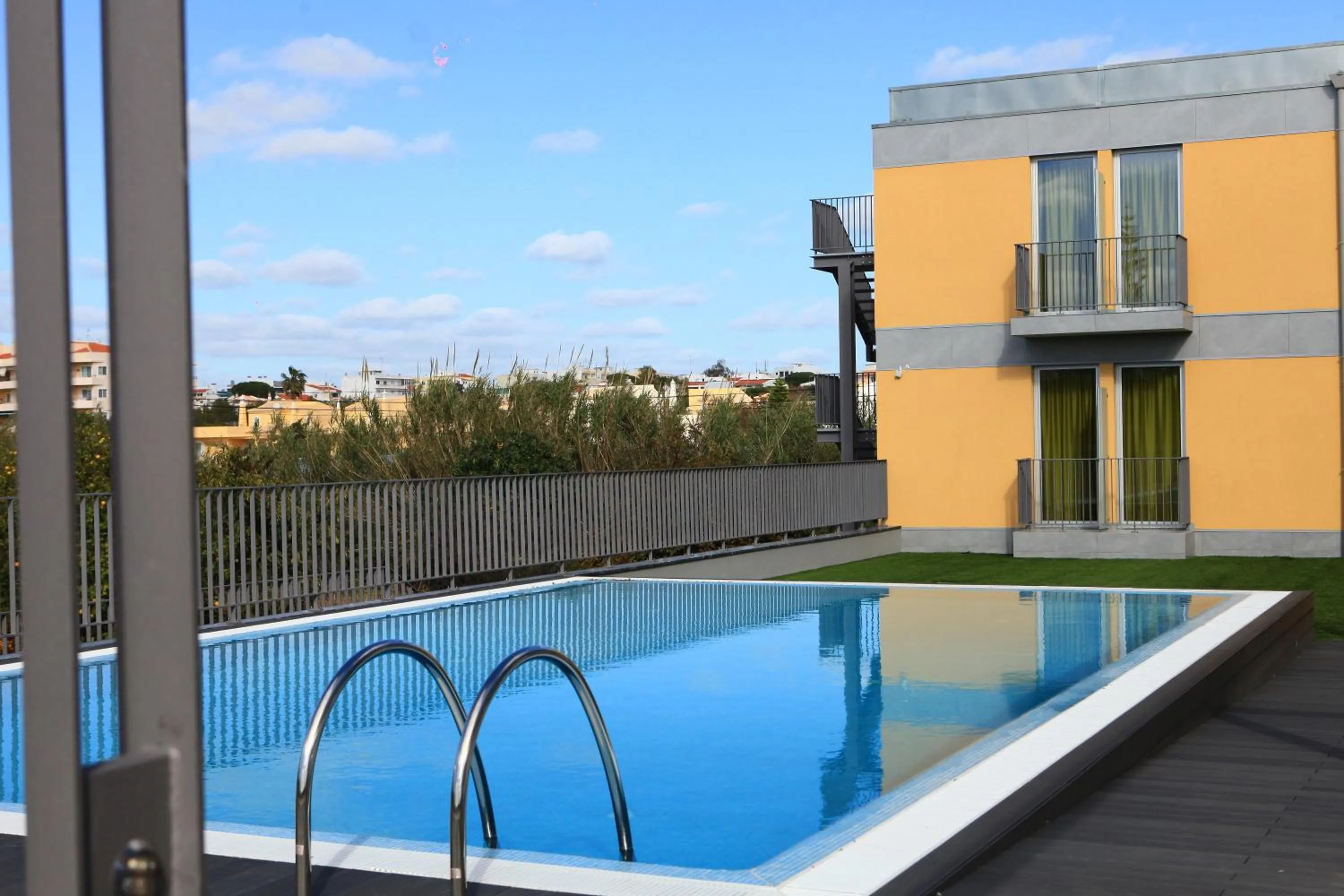 Swimming pool in Hotel 3K Faro Aeroporto