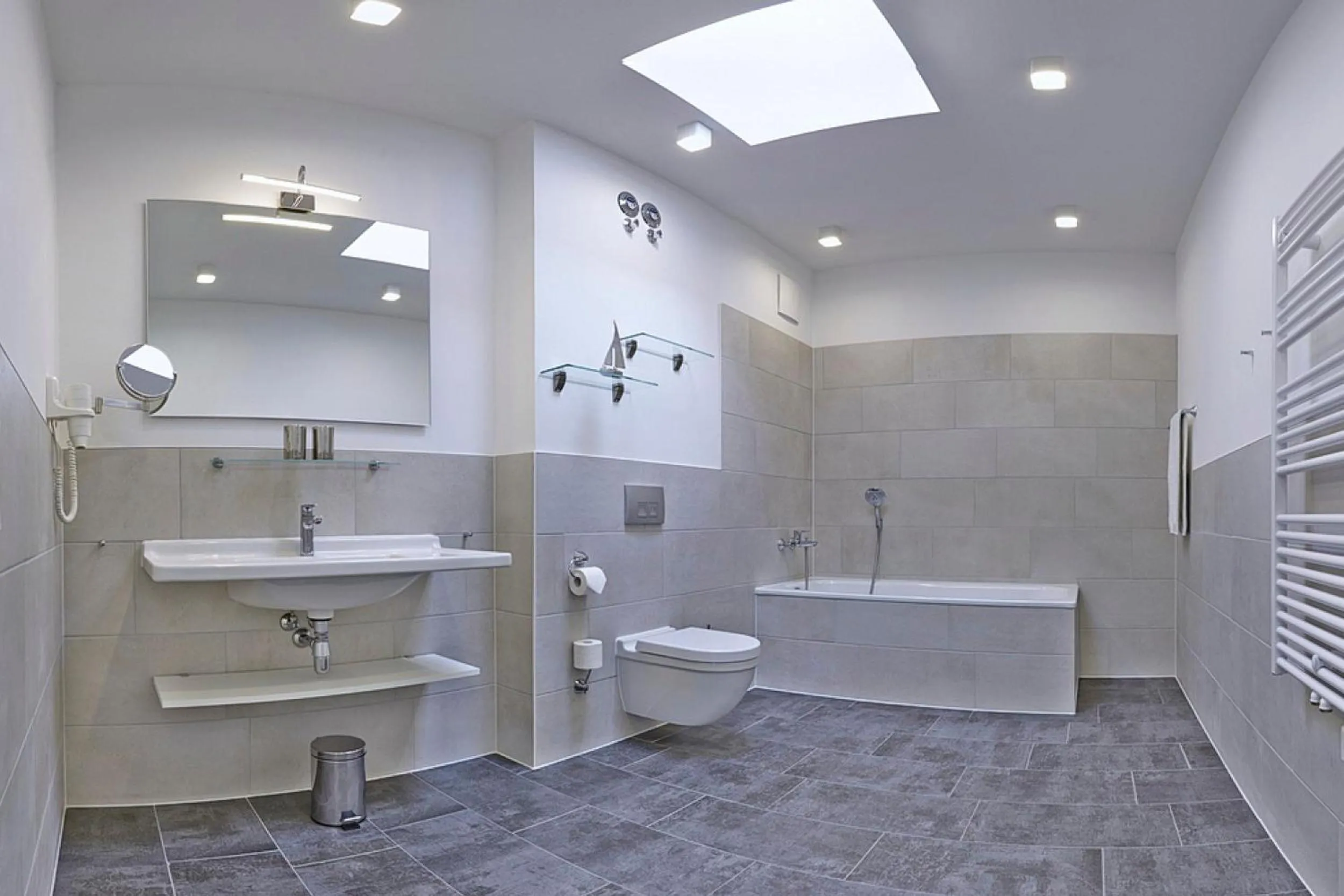 Bath in Aparthotel Waterkant Suites - Fewos am Meer mit SPA