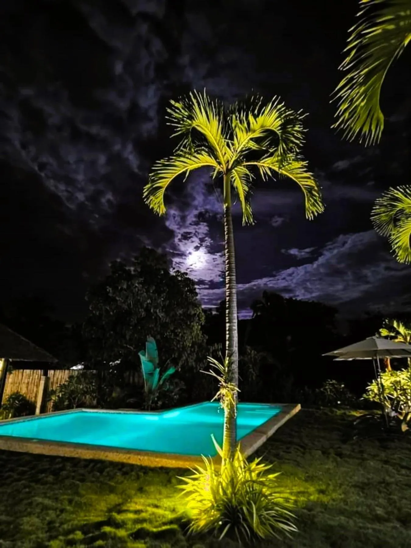 Swimming pool in Cabagnow Seaside Resort