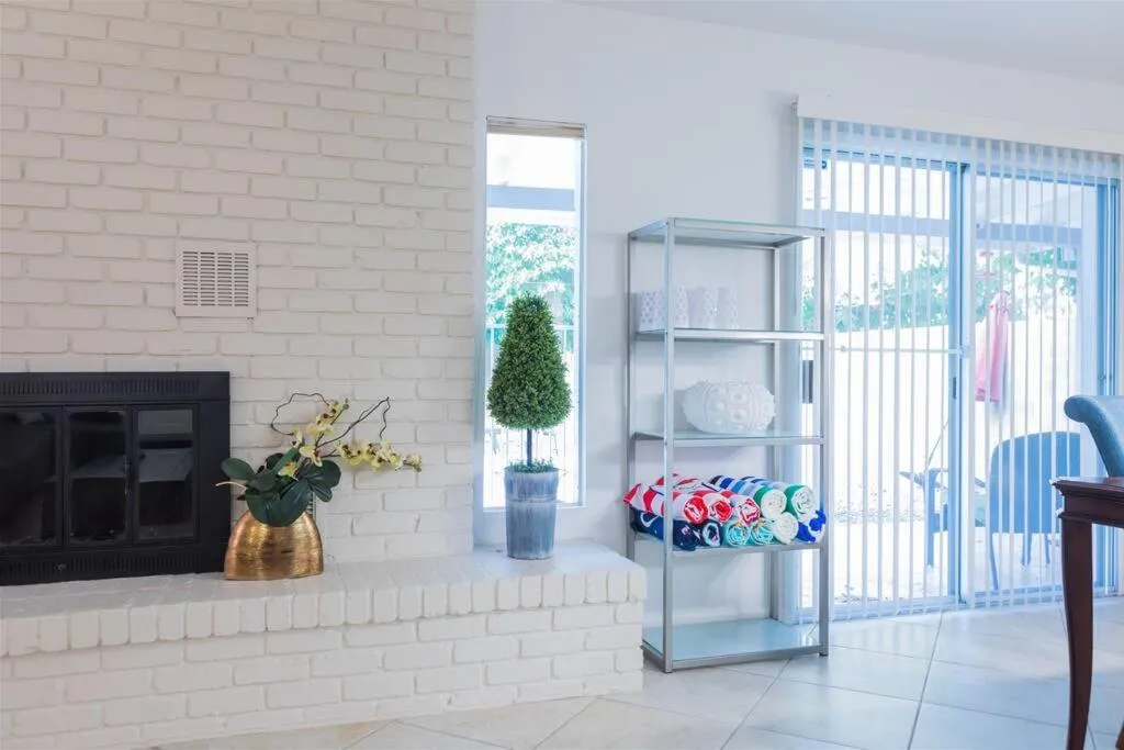 Quiet house with pool heater, patio, BBQ, citrus