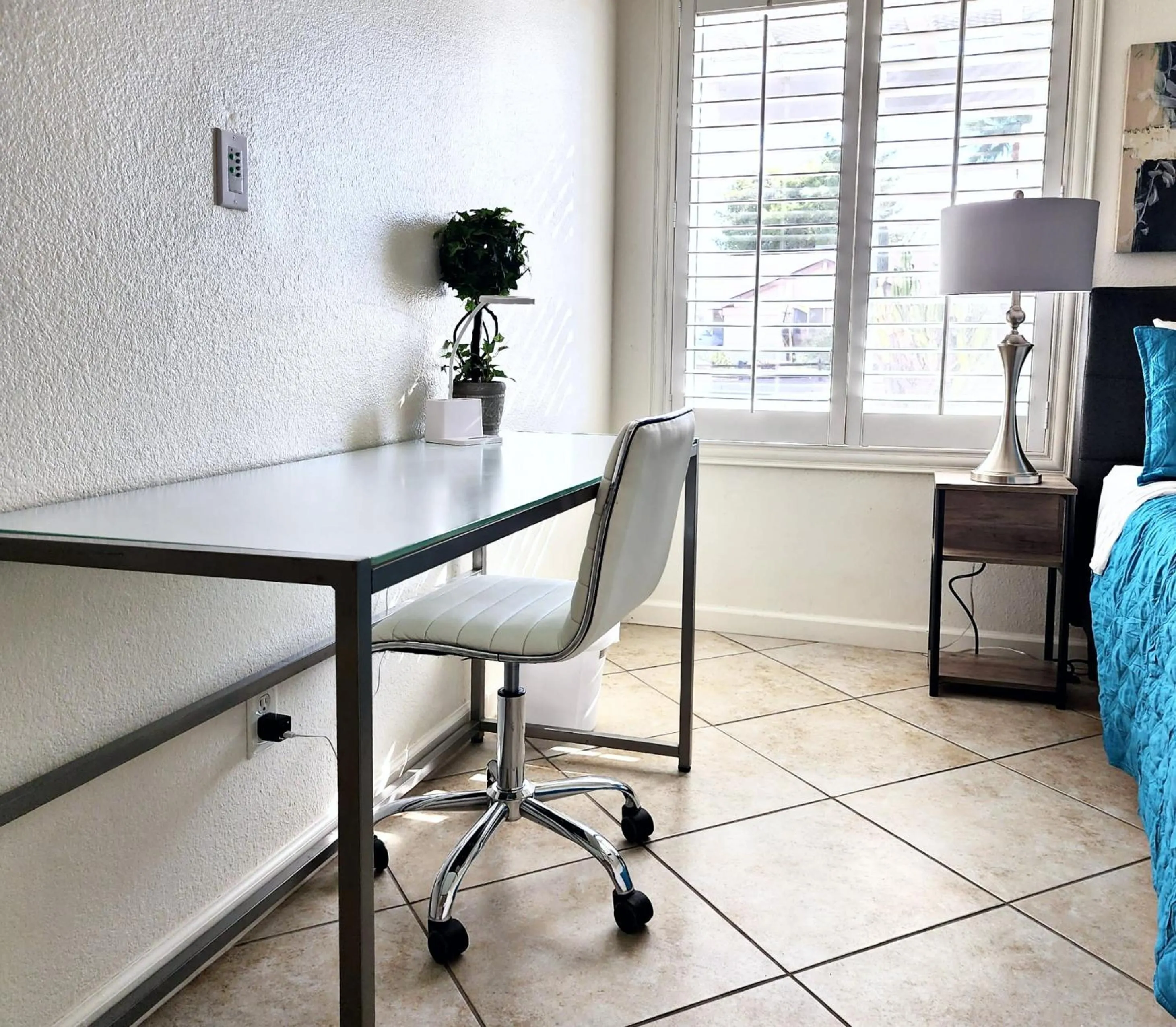 Bed in Quiet house with pool heater, patio, BBQ, citrus