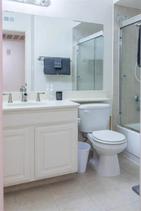 Quiet house with pool heater, patio, BBQ, citrus