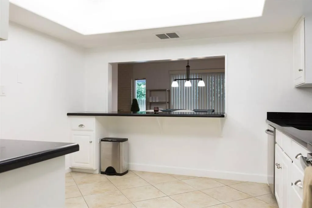 Quiet house with pool heater, patio, BBQ, citrus