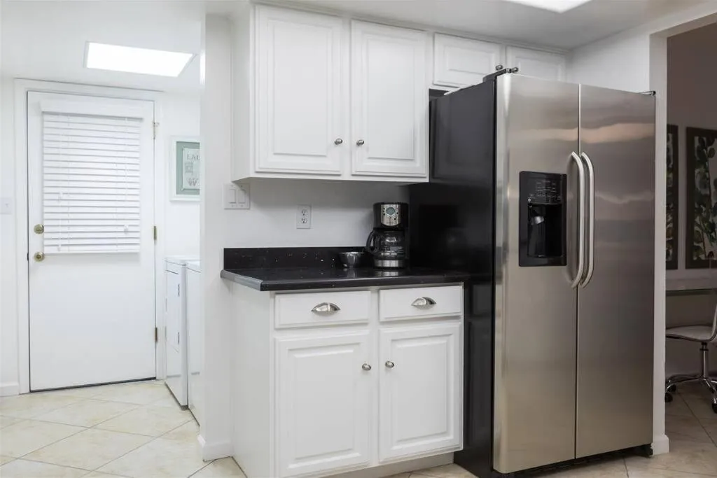 Quiet house with pool heater, patio, BBQ, citrus