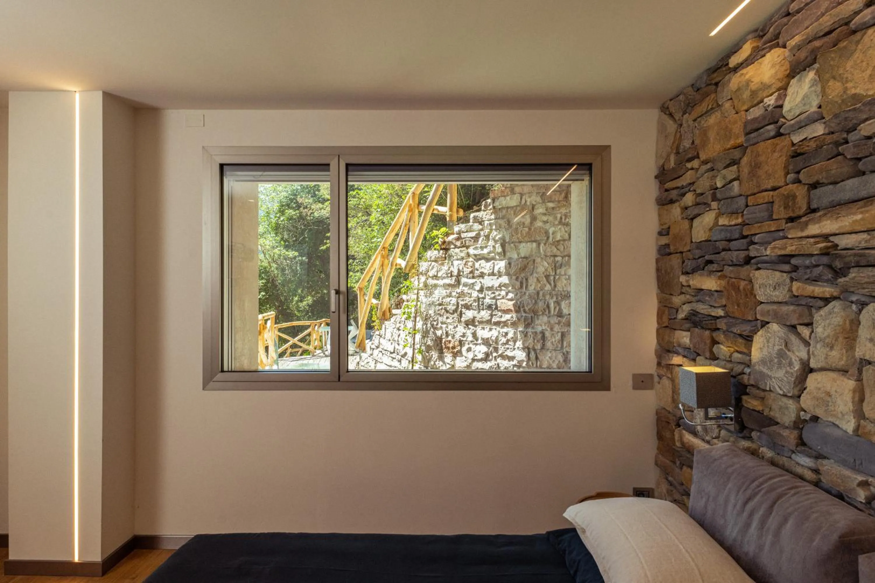 Bed in La Forestale Luxury Ecolodge B&B Primo Piano