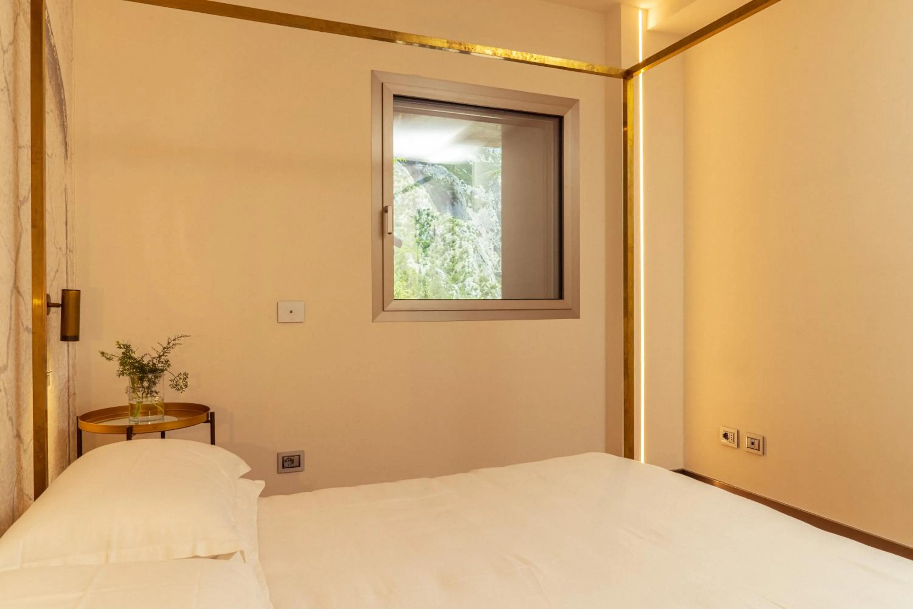 Bed in La Forestale Luxury Ecolodge B&B Primo Piano