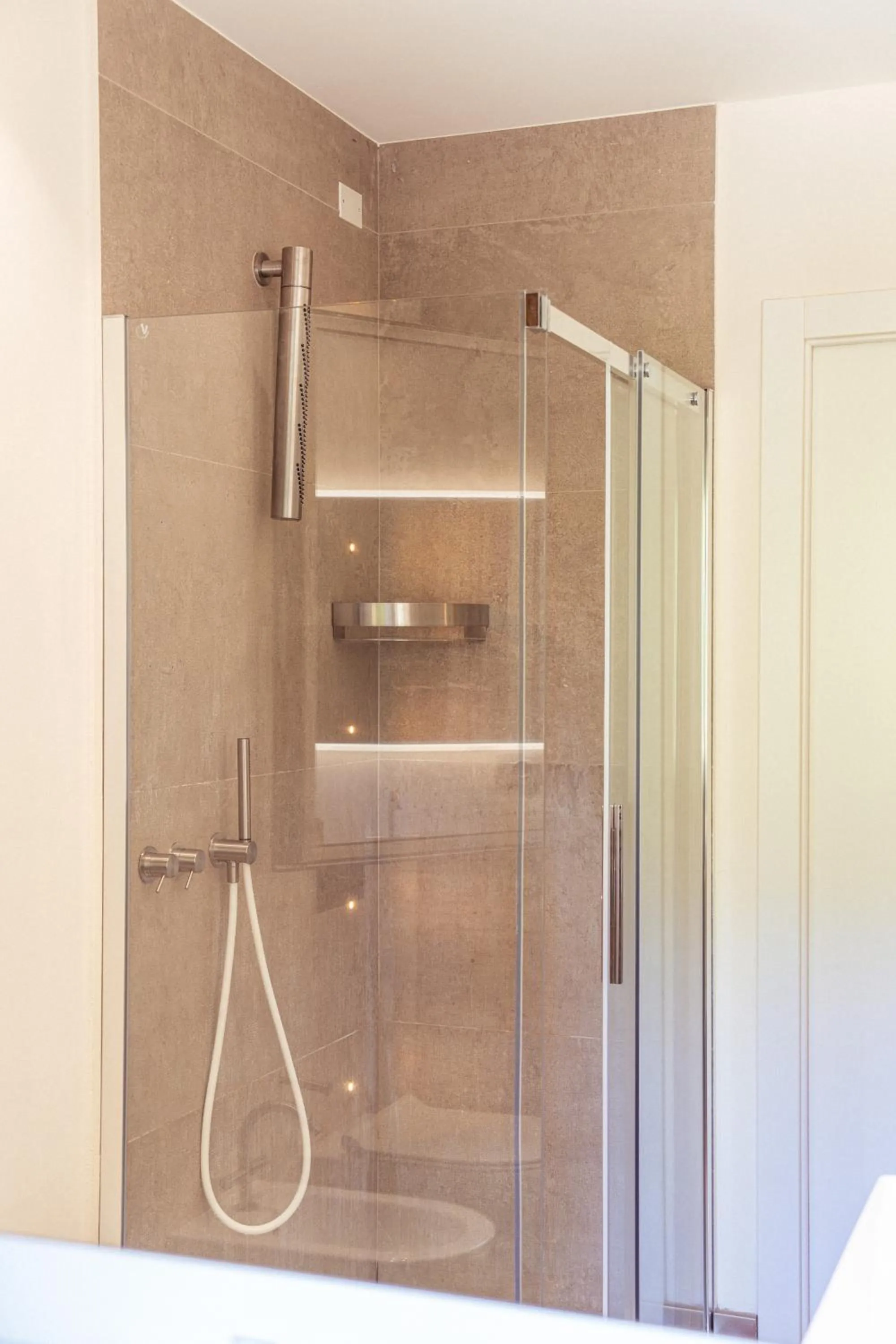 Shower in La Forestale Luxury Ecolodge B&B Primo Piano