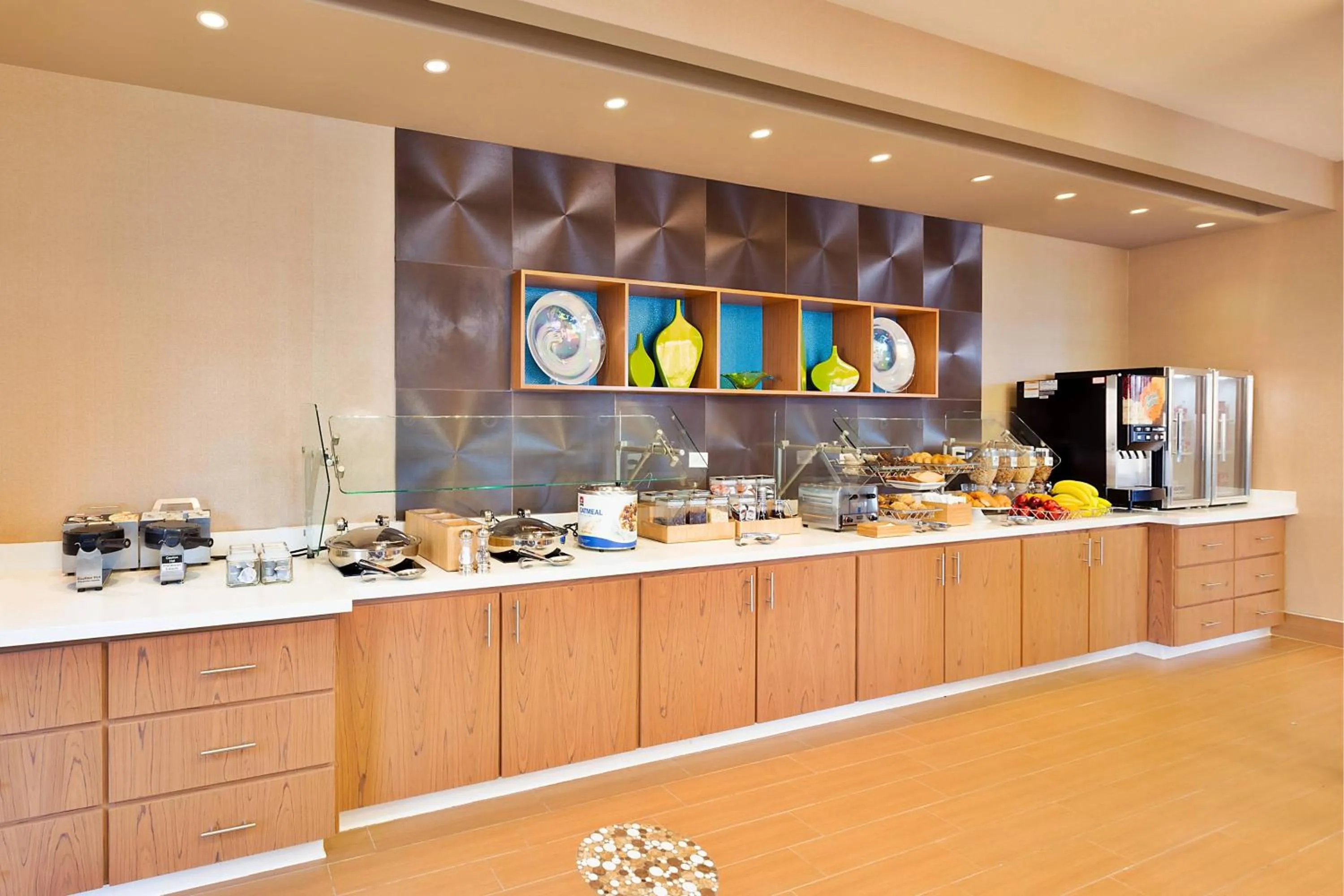 Breakfast in Springhill Suites by Marriott Anaheim Maingate