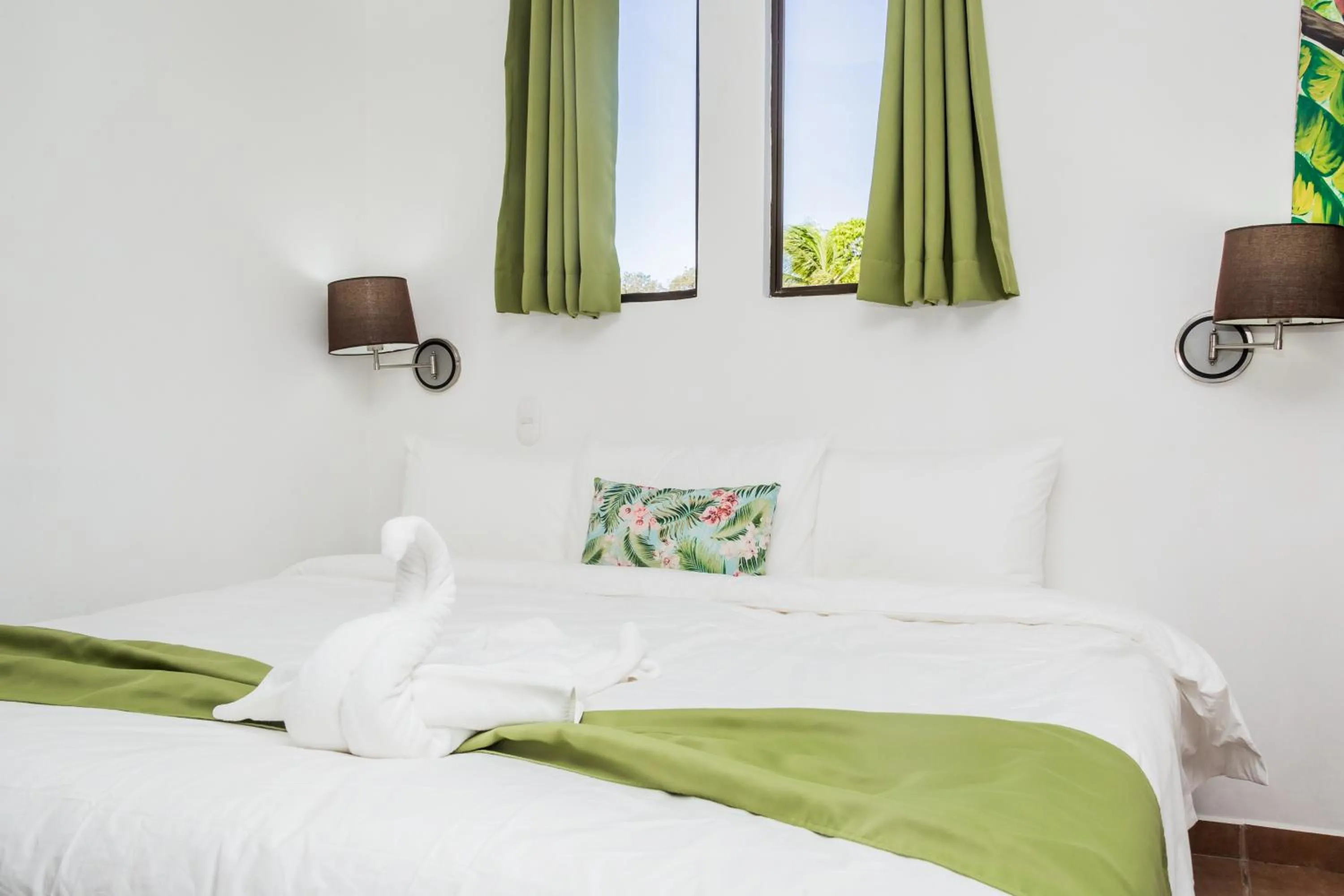 Bedroom, Bed in The Palms At Coco Beach