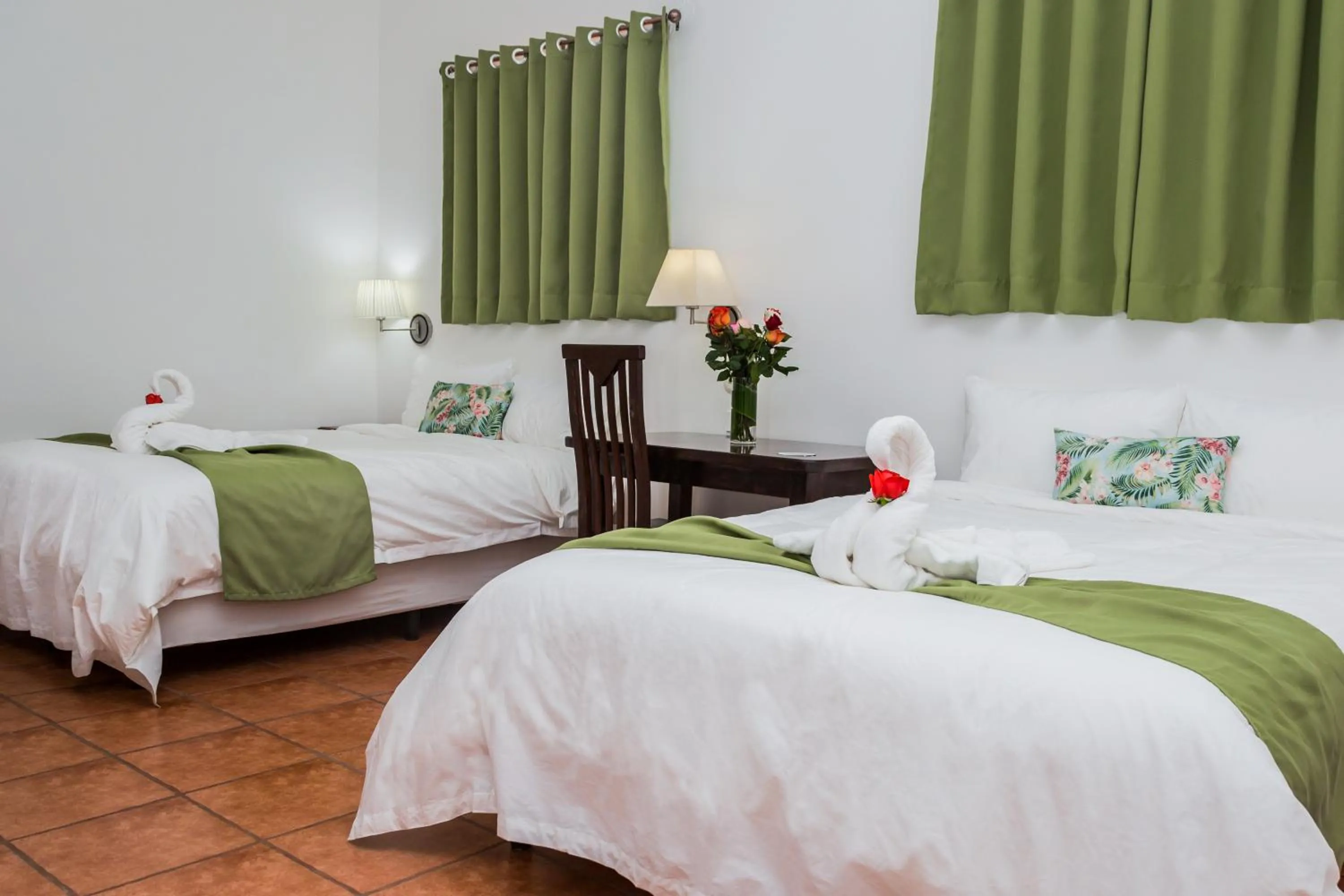 Bedroom, Bed in The Palms At Coco Beach