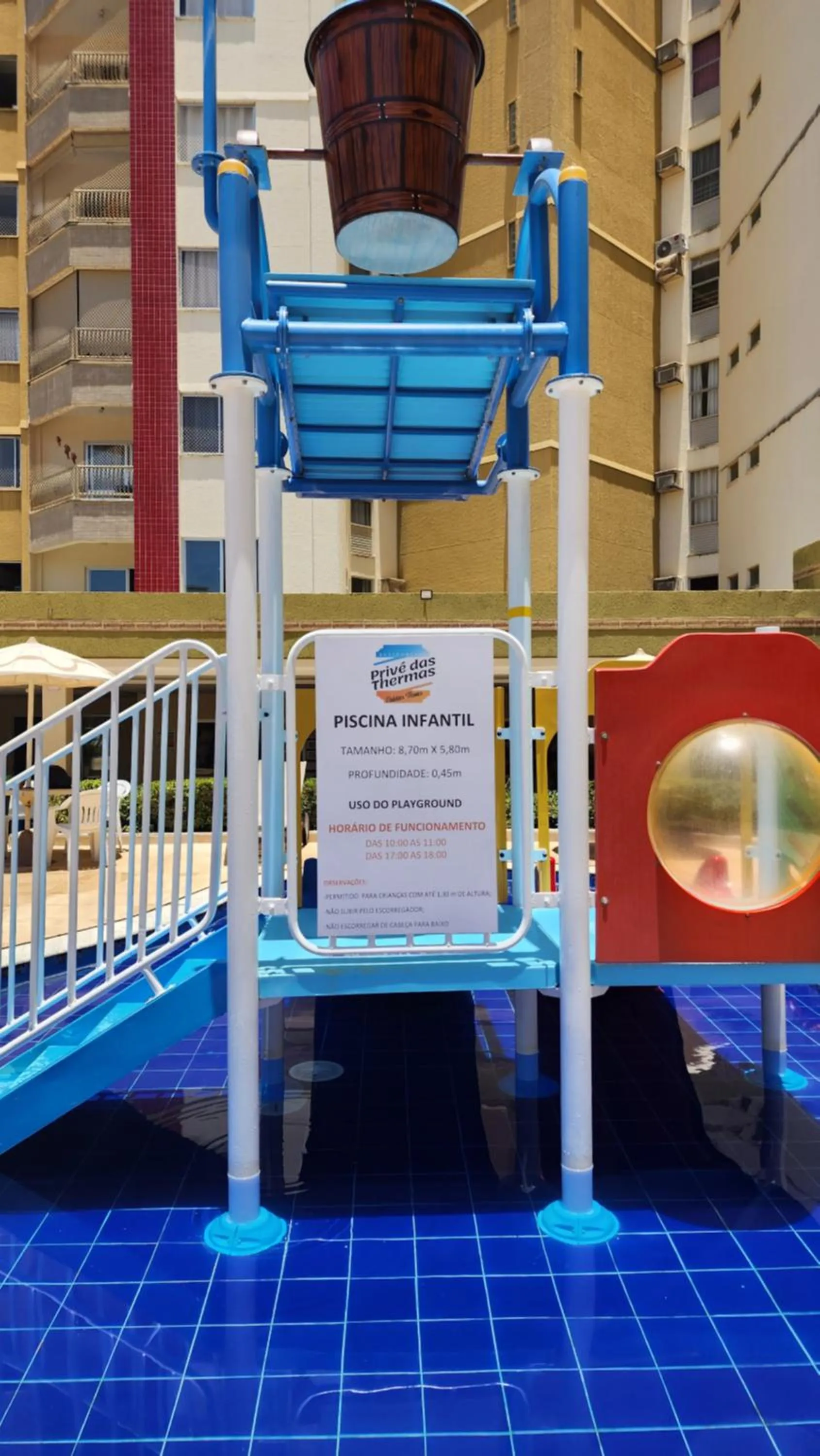 Children play ground in Prive das Thermas - 301B