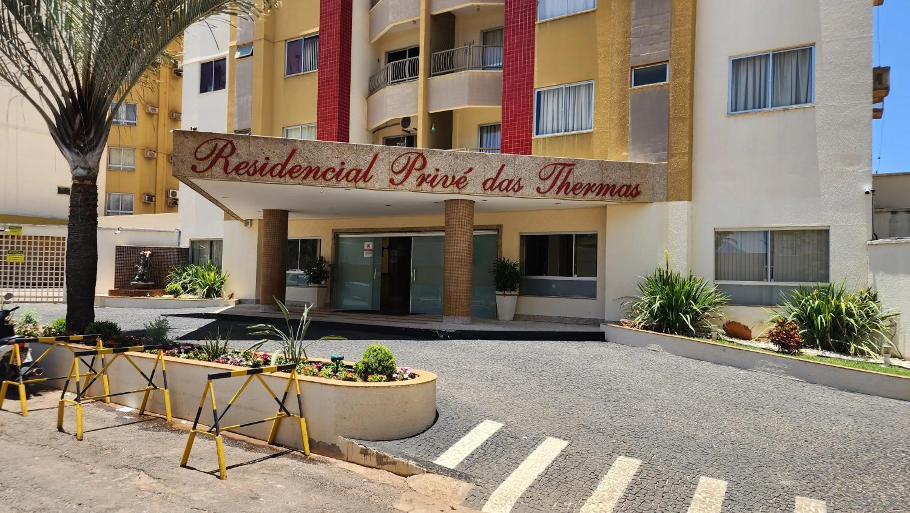 Property building in Prive das Thermas - 301B