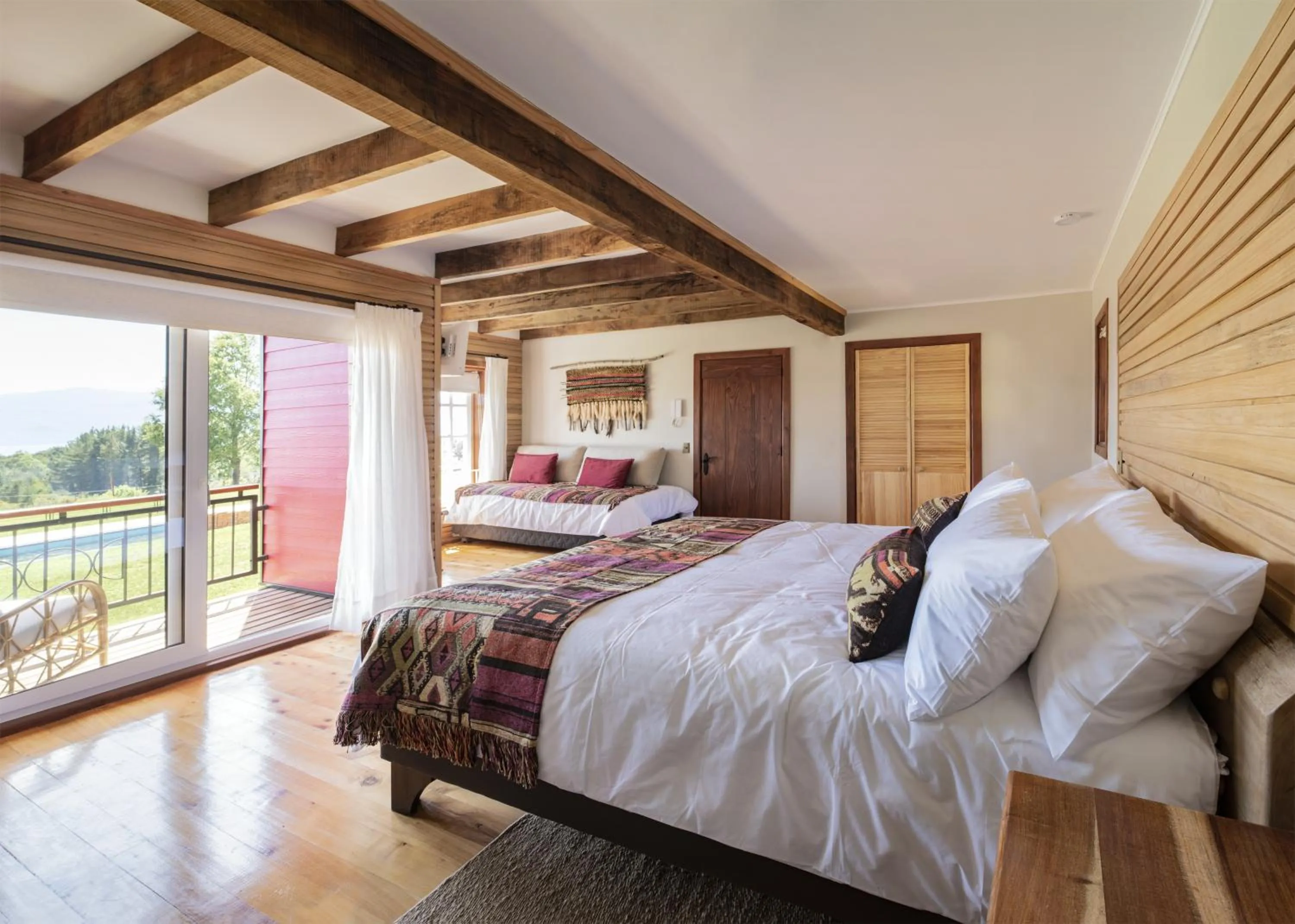 Bed in Das Dorf Hotel