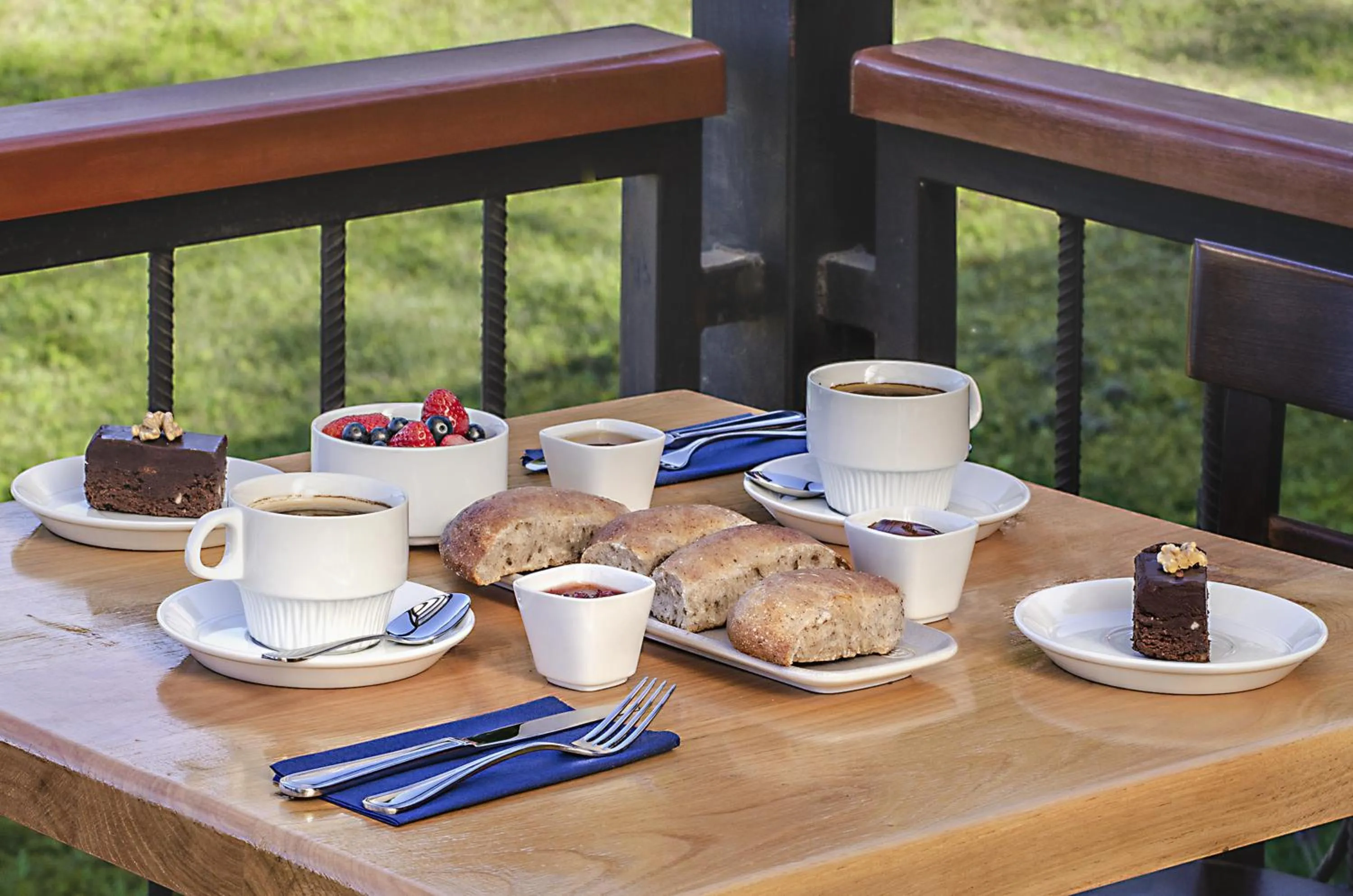 Restaurant/places to eat in Das Dorf Hotel