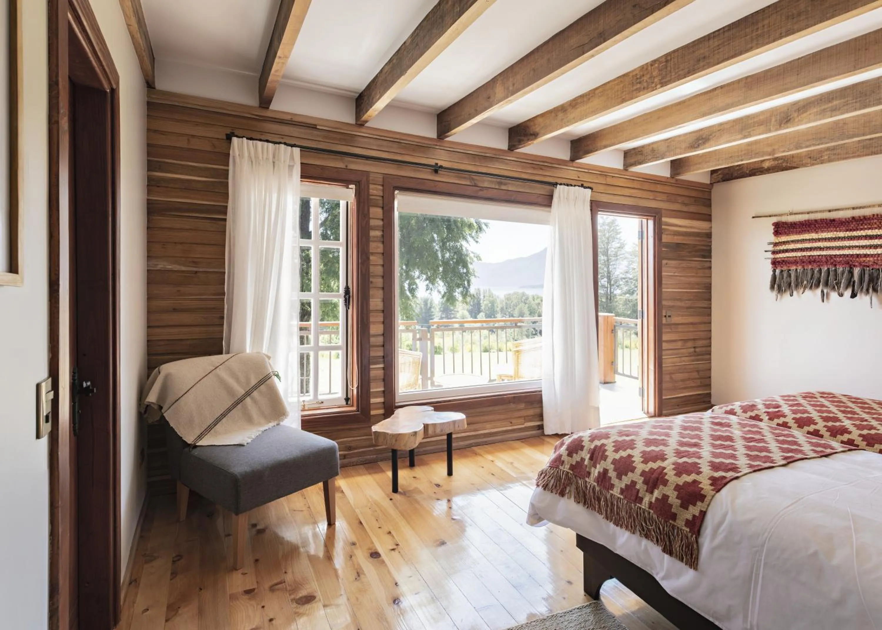 Bed in Das Dorf Hotel