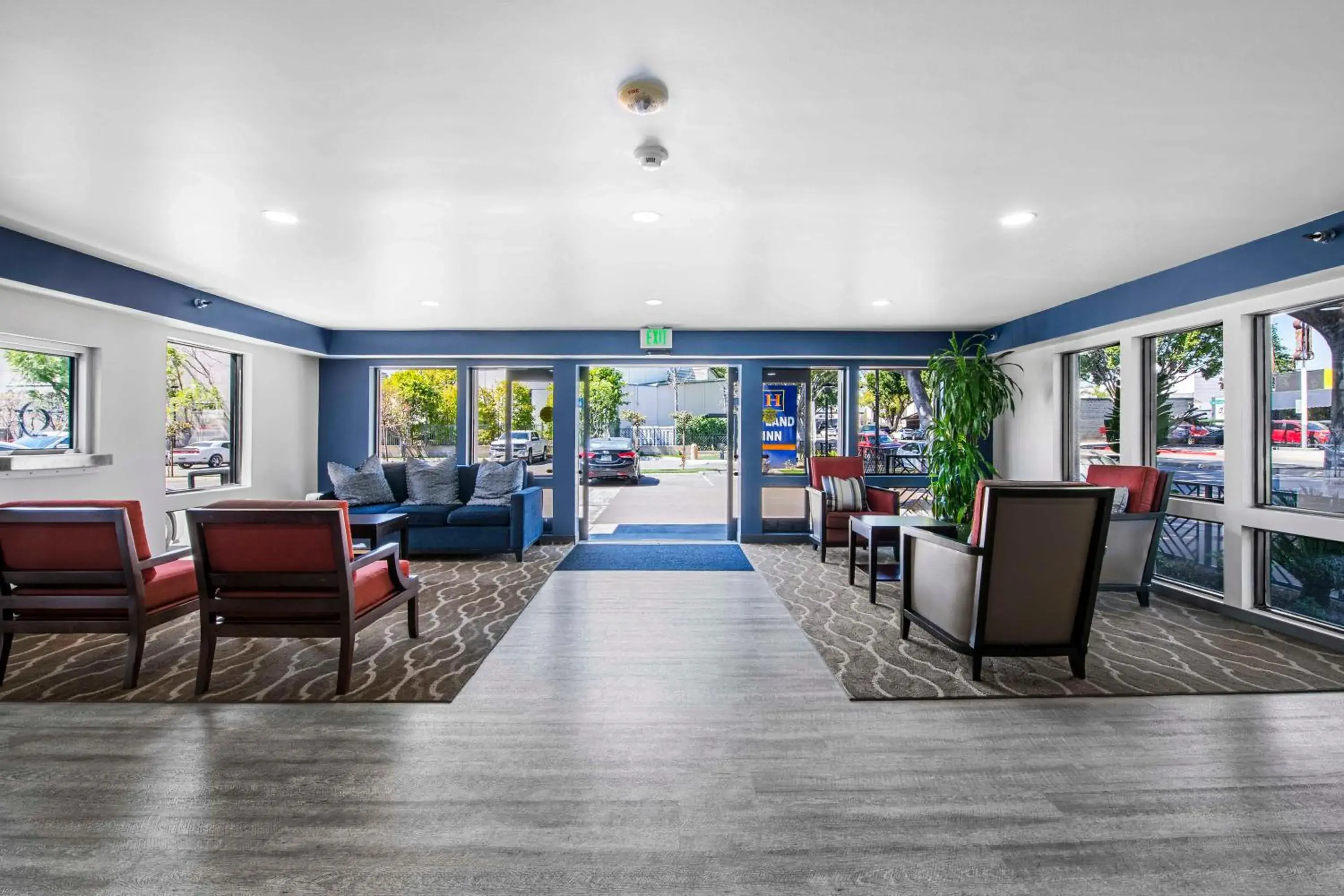 Lobby or reception in Hyland Inn near Pasadena Civic Center Lobby or reception in Hyland Inn near Pasadena Civic Center