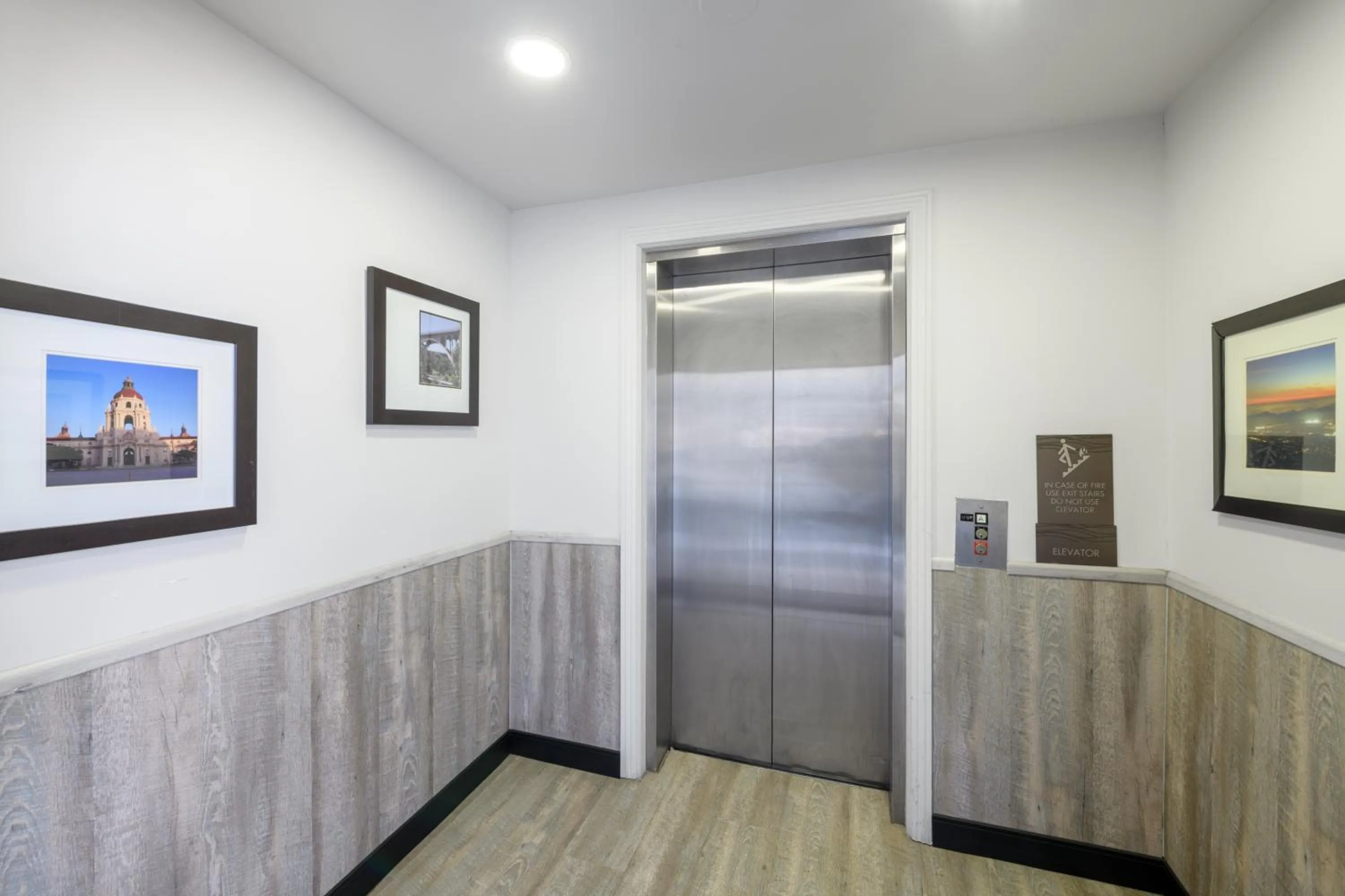 elevator in Hyland Inn near Pasadena Civic Center