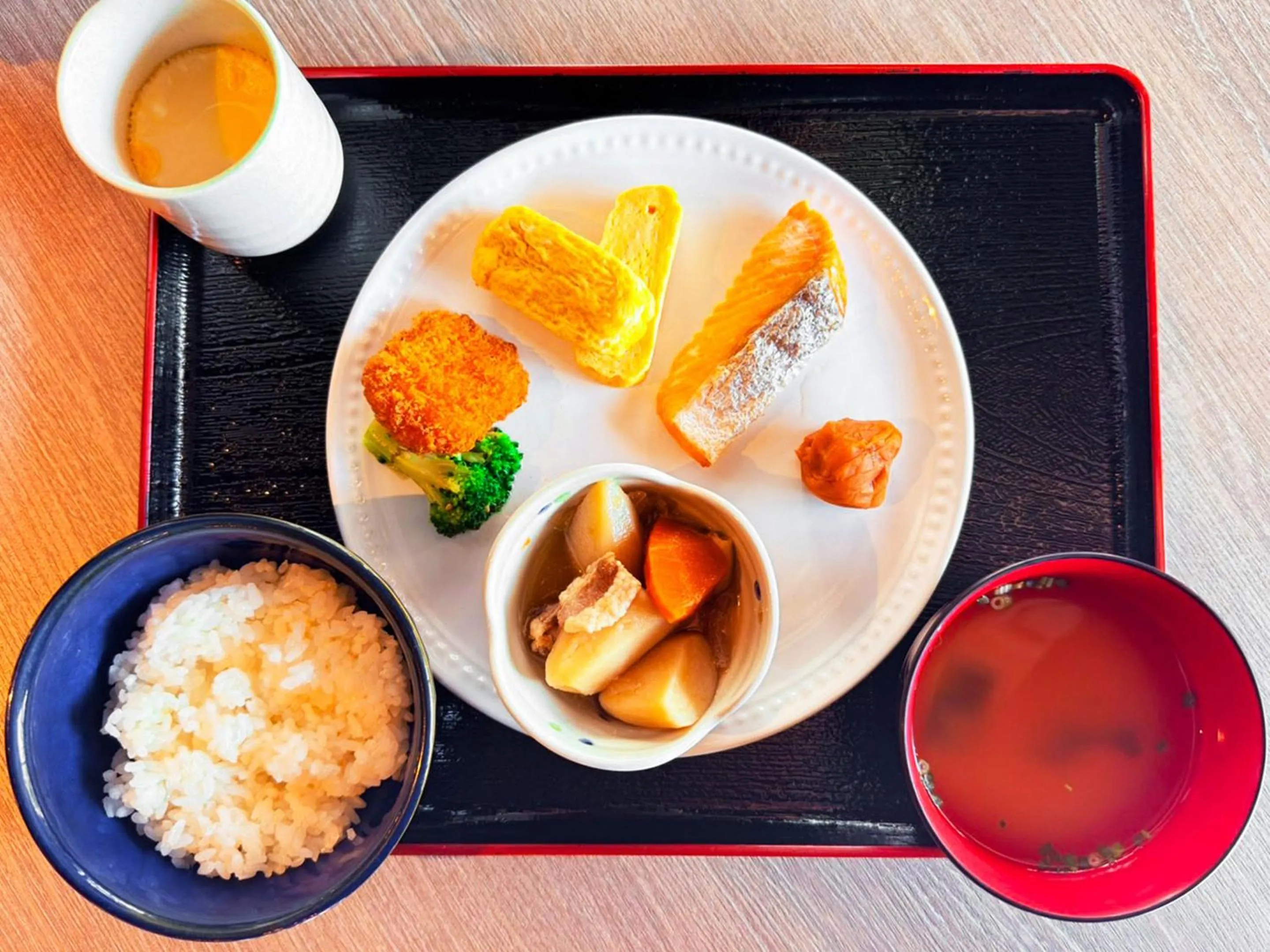 Breakfast in UMEDAHOLIC HOTEL