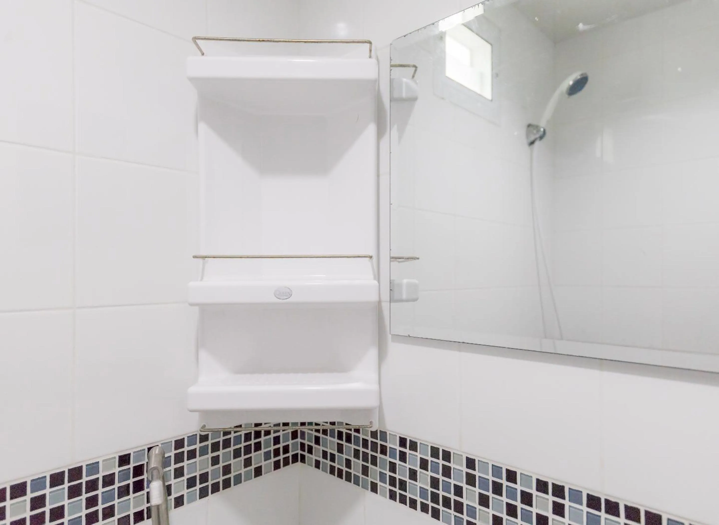 Bathroom in MiddleWay House Bangkok