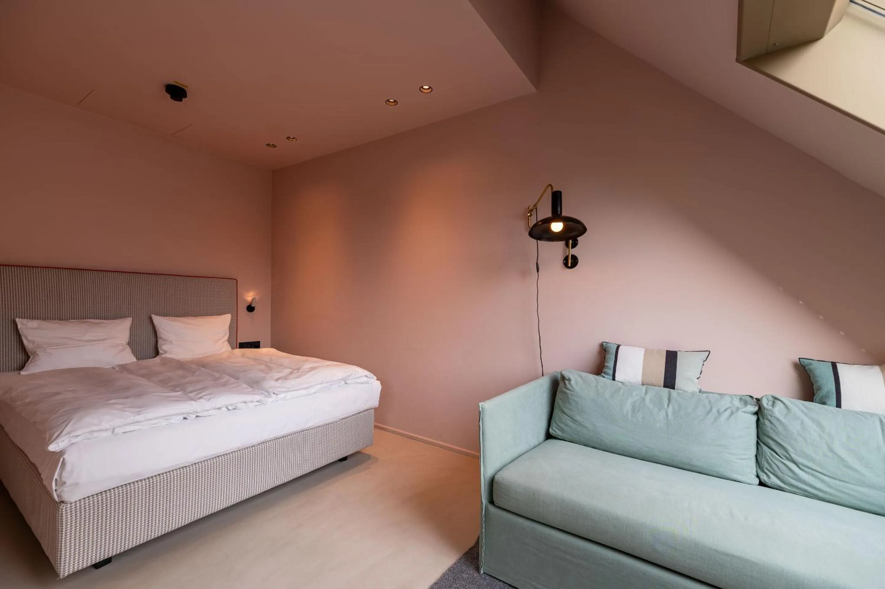 Bed in Hotel Miano by Limehome