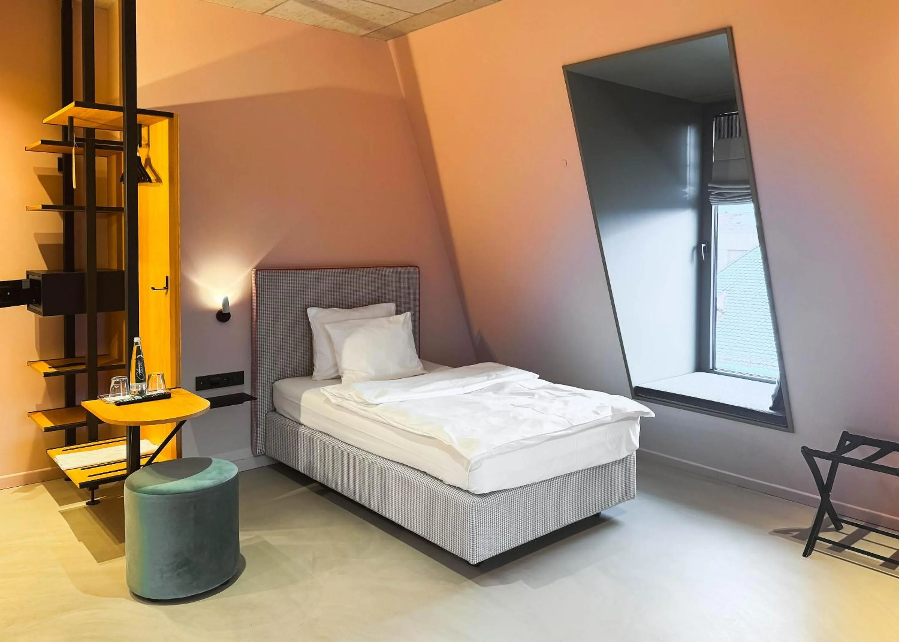 Bed in Hotel Miano by Limehome