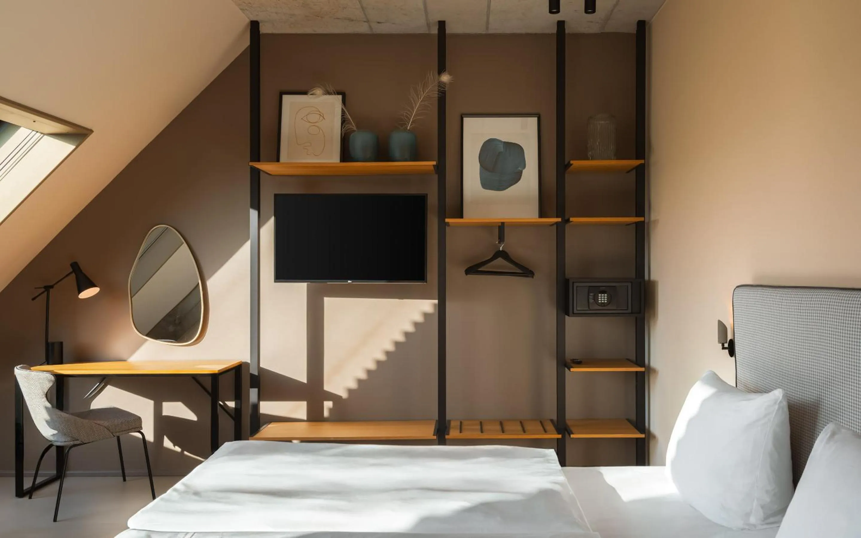 Bed in Hotel Miano by Limehome