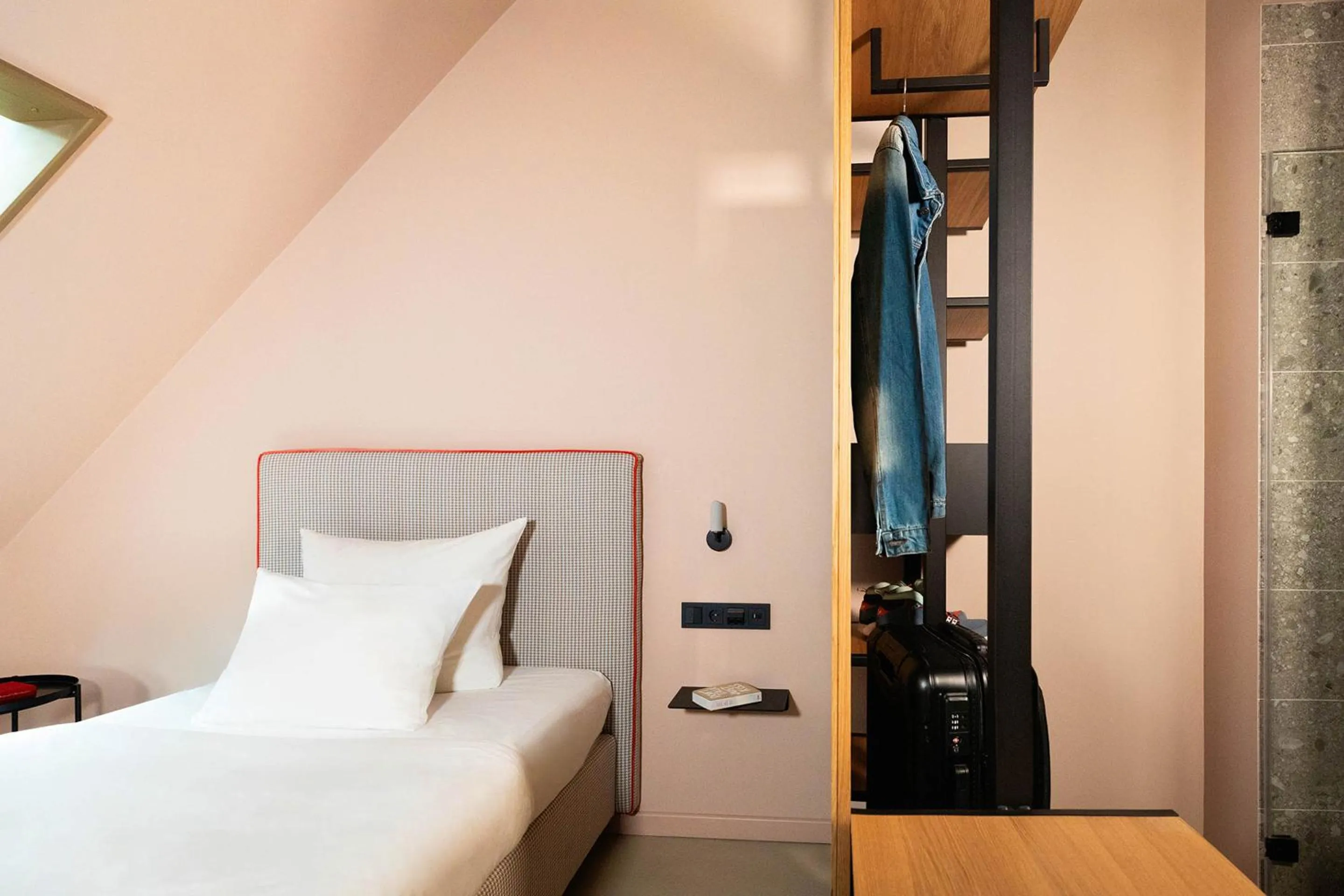 Bed in Hotel Miano by Limehome