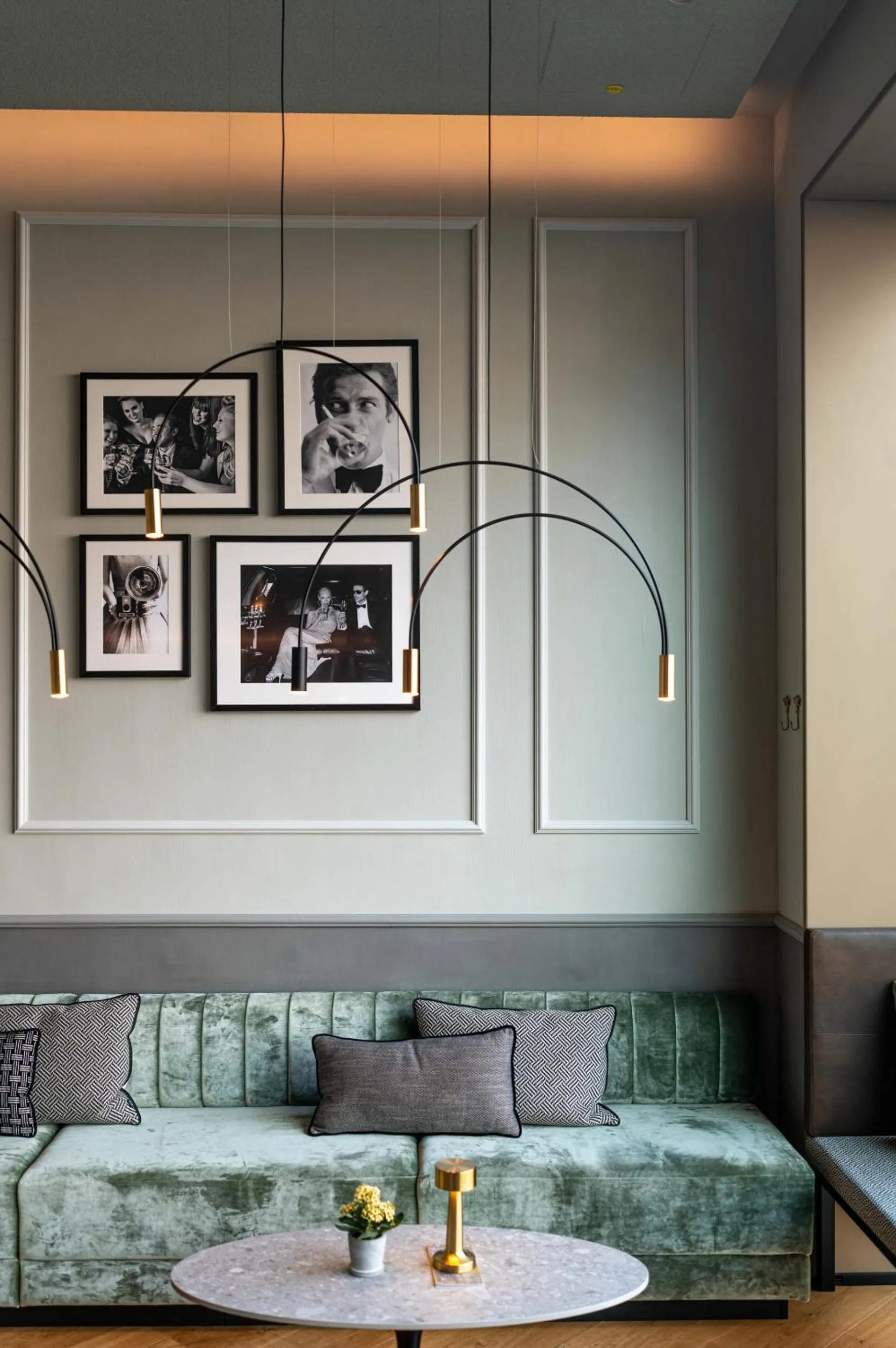 Lounge or bar in Hotel Miano by Limehome