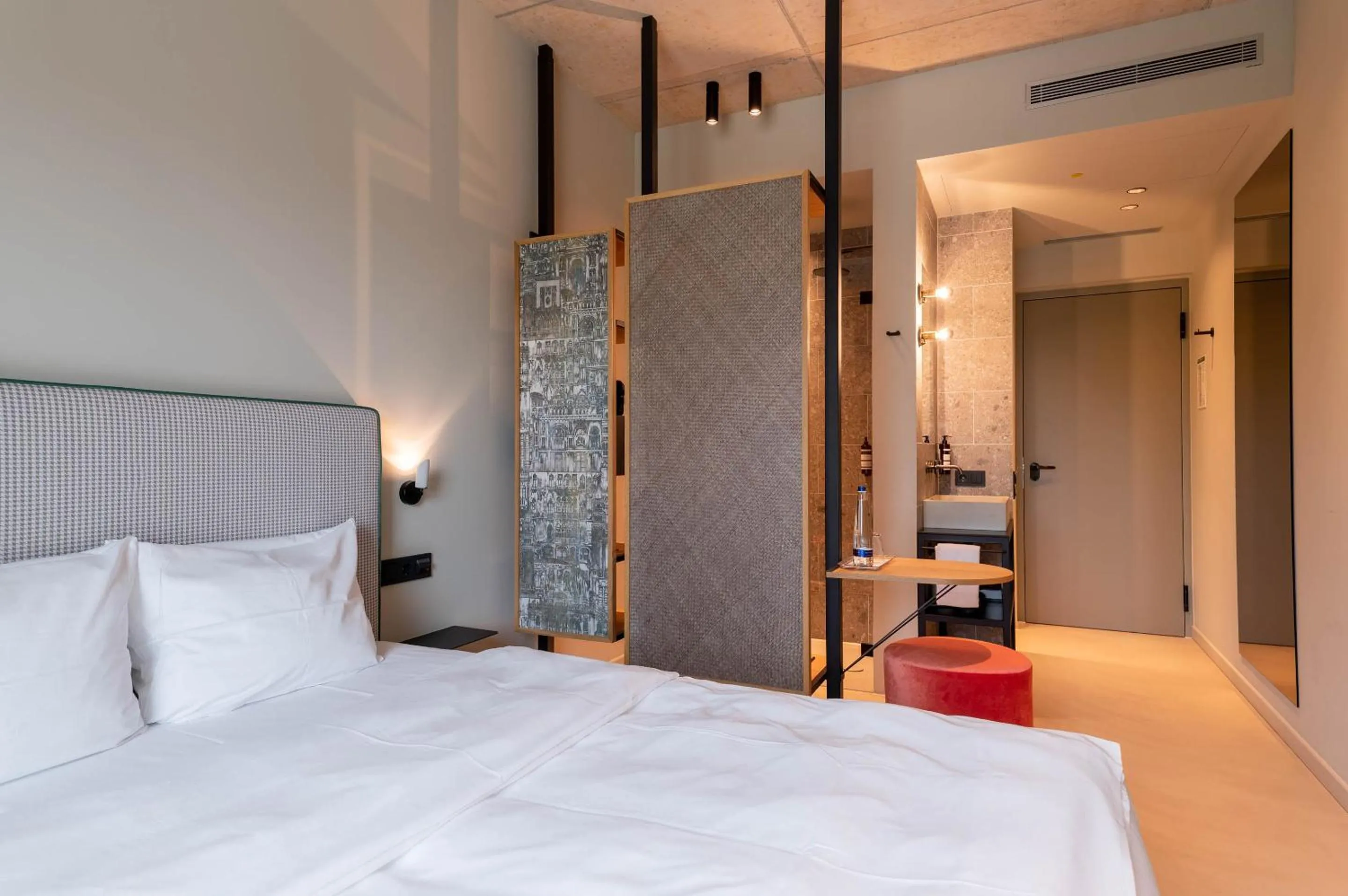 Bed in Hotel Miano by Limehome