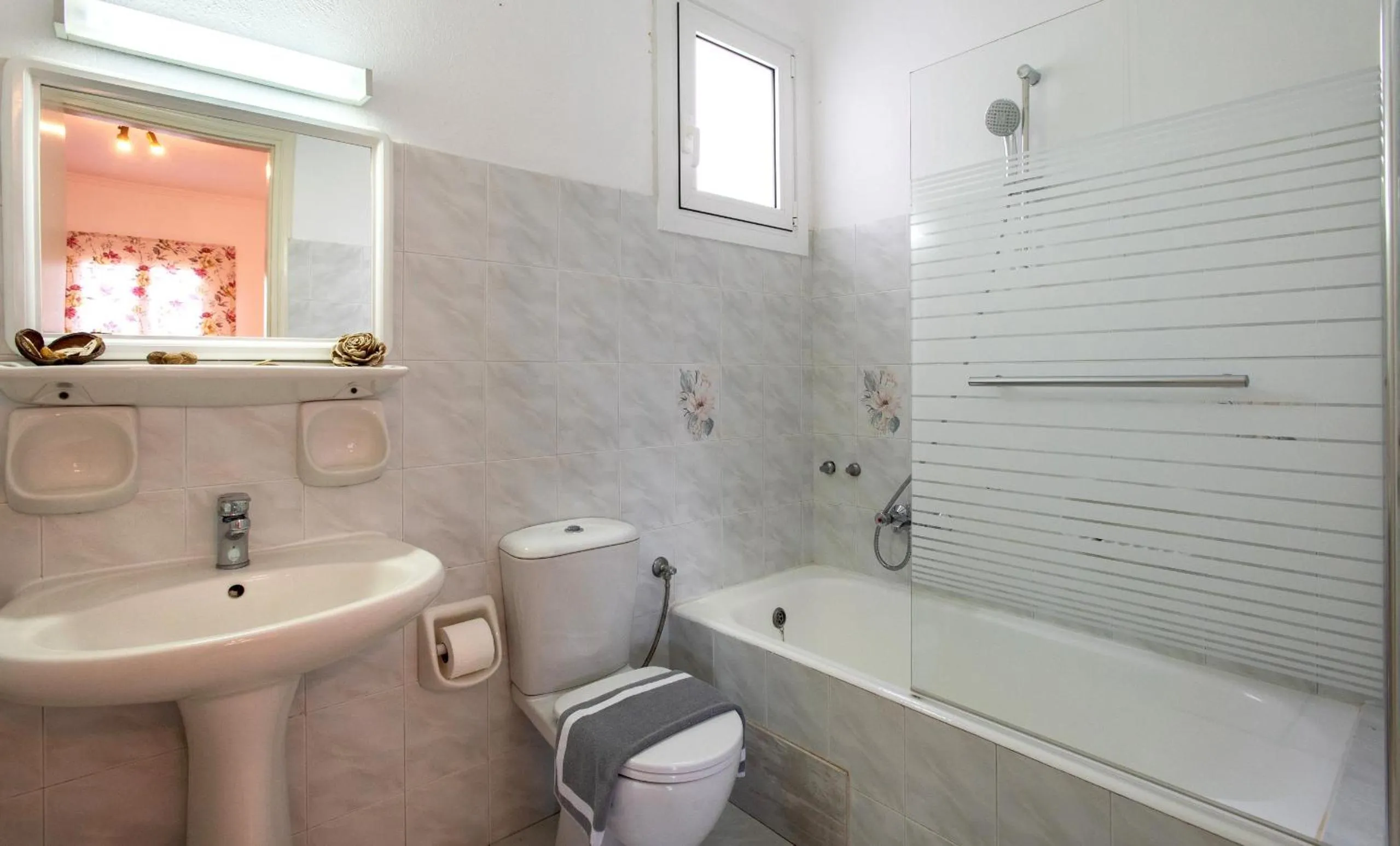 Bathroom in CORFU PELAGOS HOTEL