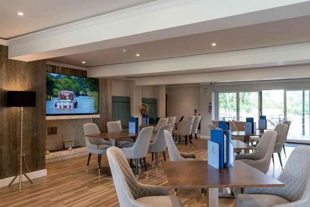 Lounge or bar in Kingfisher Hotel, Golf and Country Club