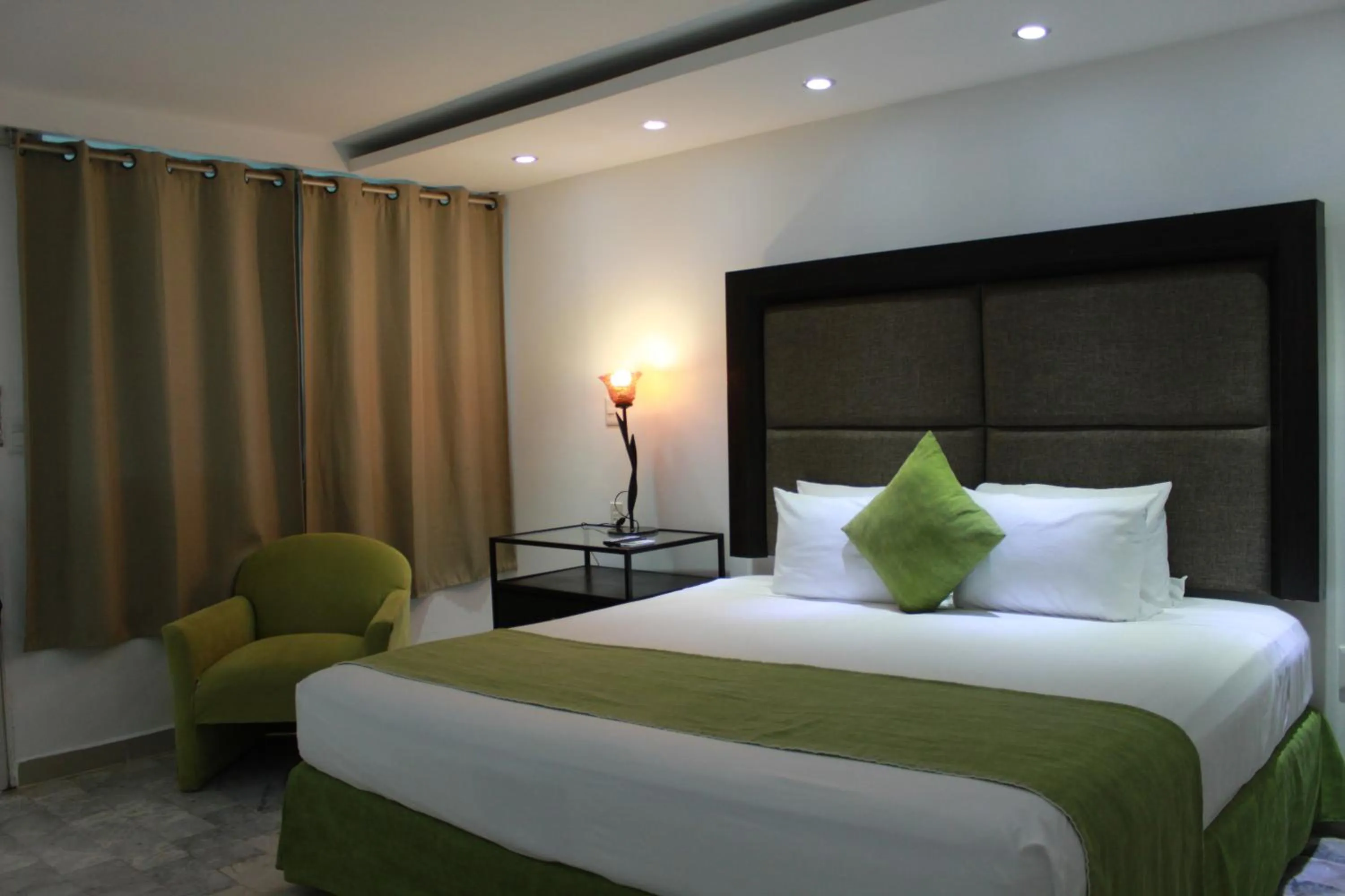 Bedroom, Bed in Hotel Green 16