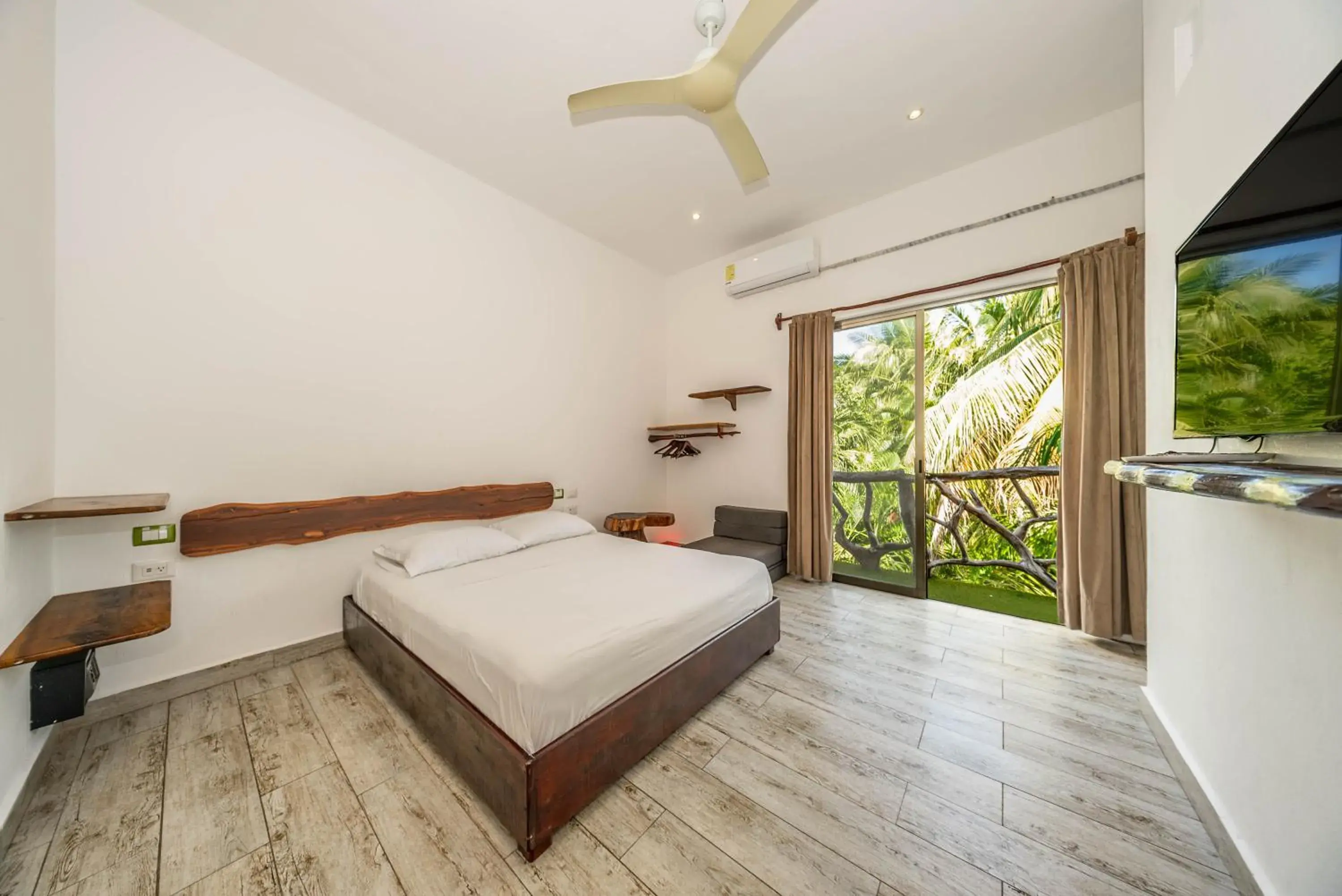 Queen Room with Balcony in The Green Village Boutique Hotel Queen Room with Balcony in The Green Village Boutique Hotel