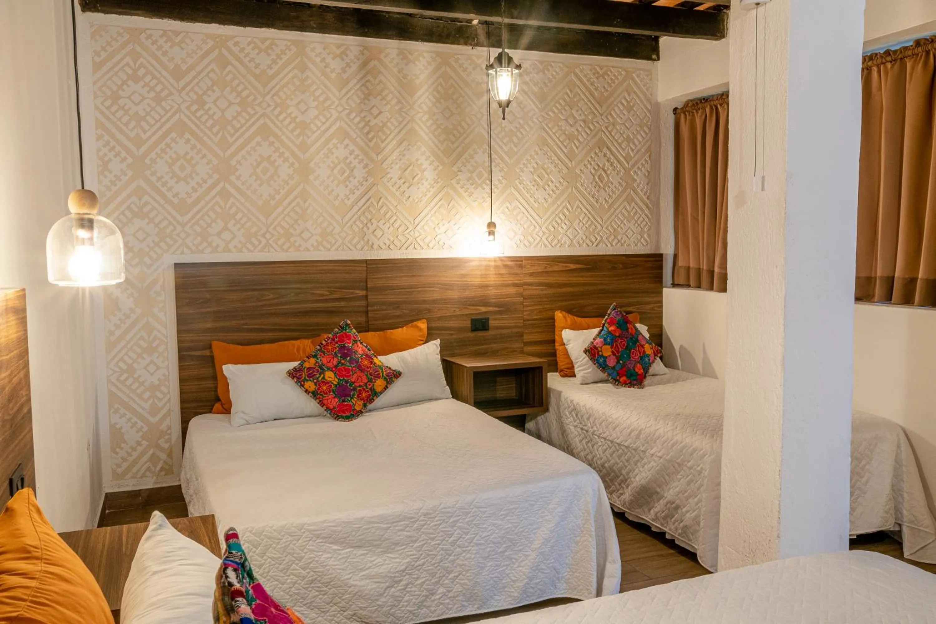 Bed in Hotel Las Camelias Inn by AHS