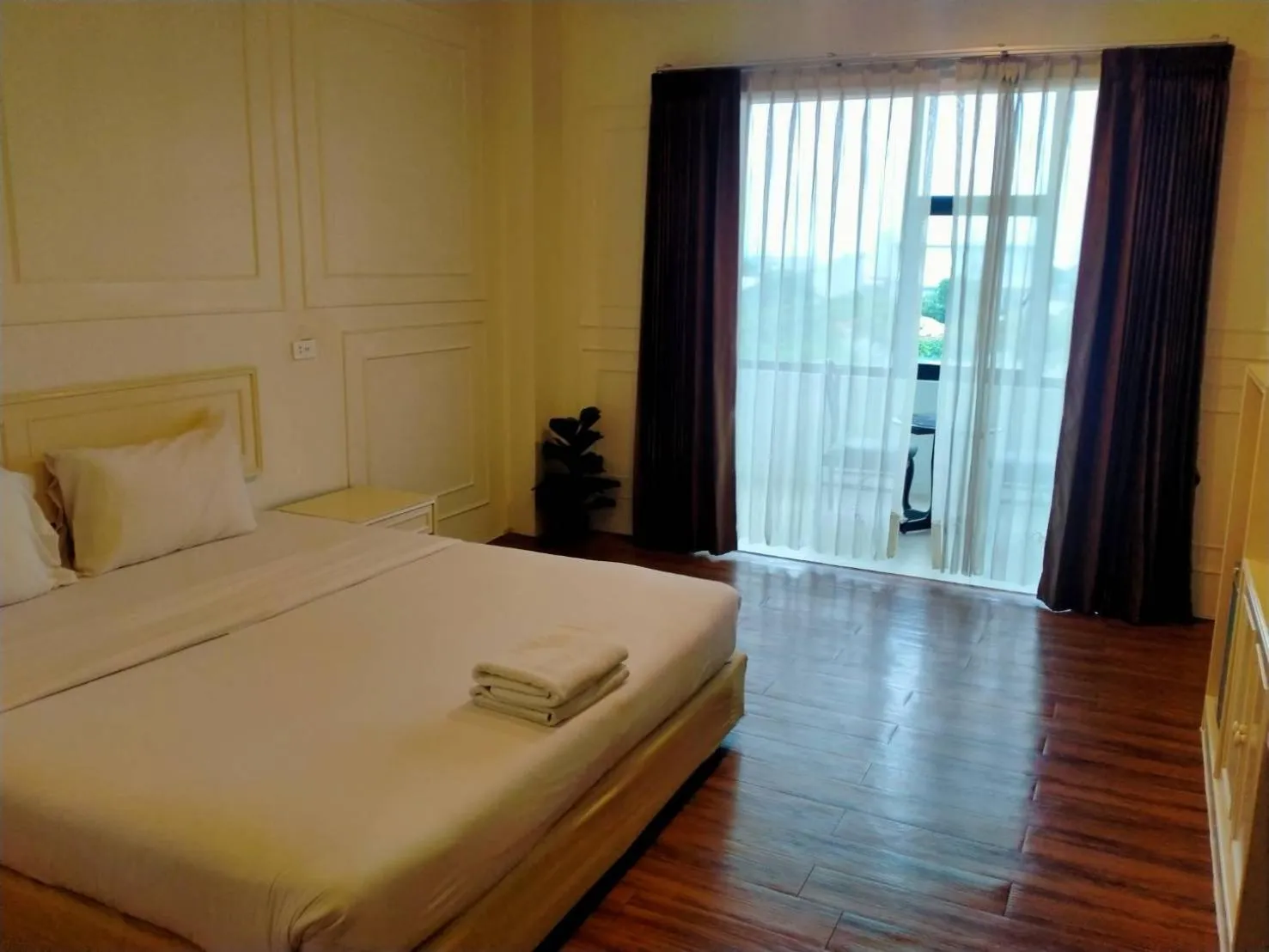 Bed in Golden Dragon Resort