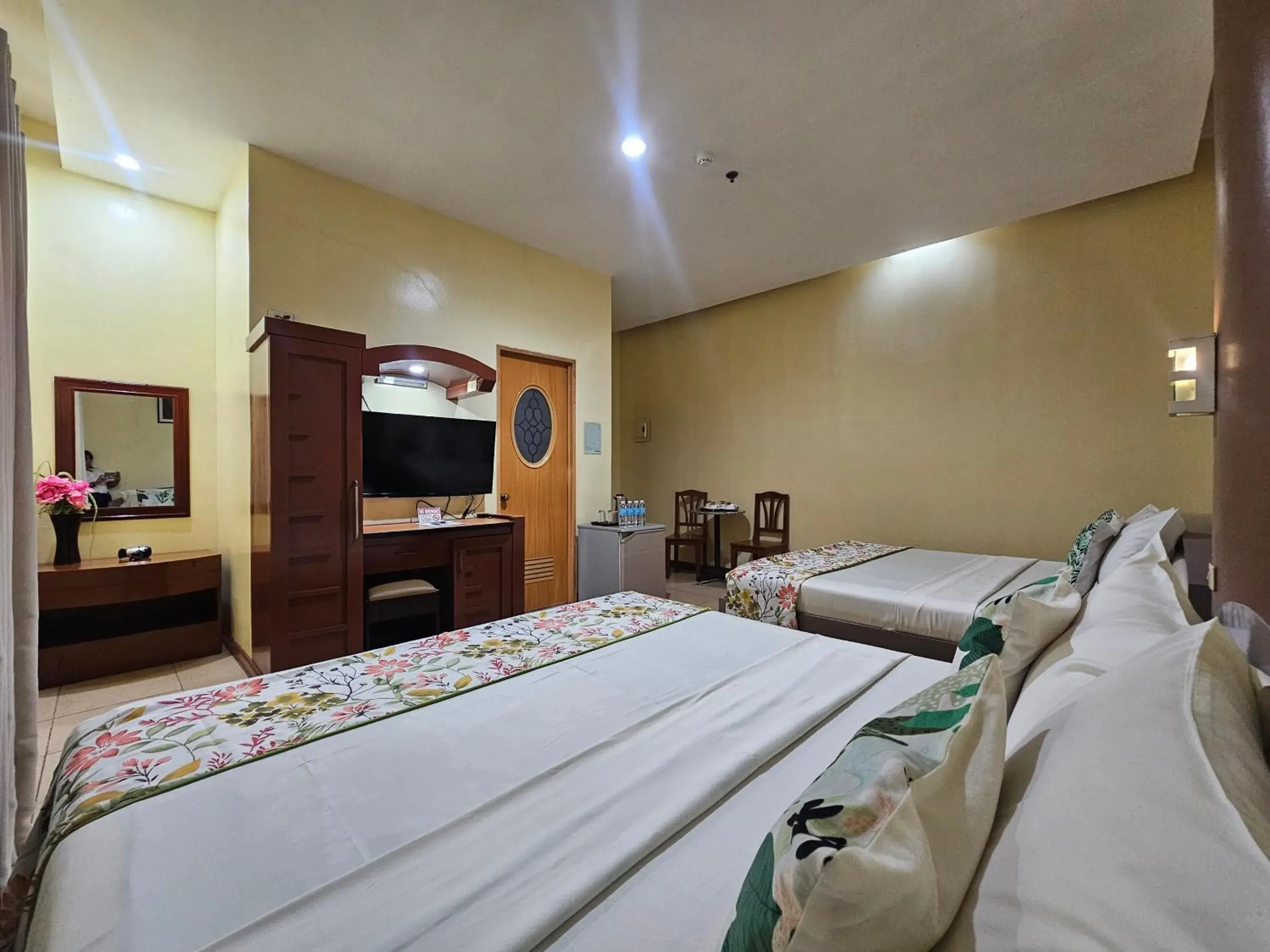 Photo of the whole room, Bed in Hotel Nicanor Photo of the whole room, Bed in Hotel Nicanor