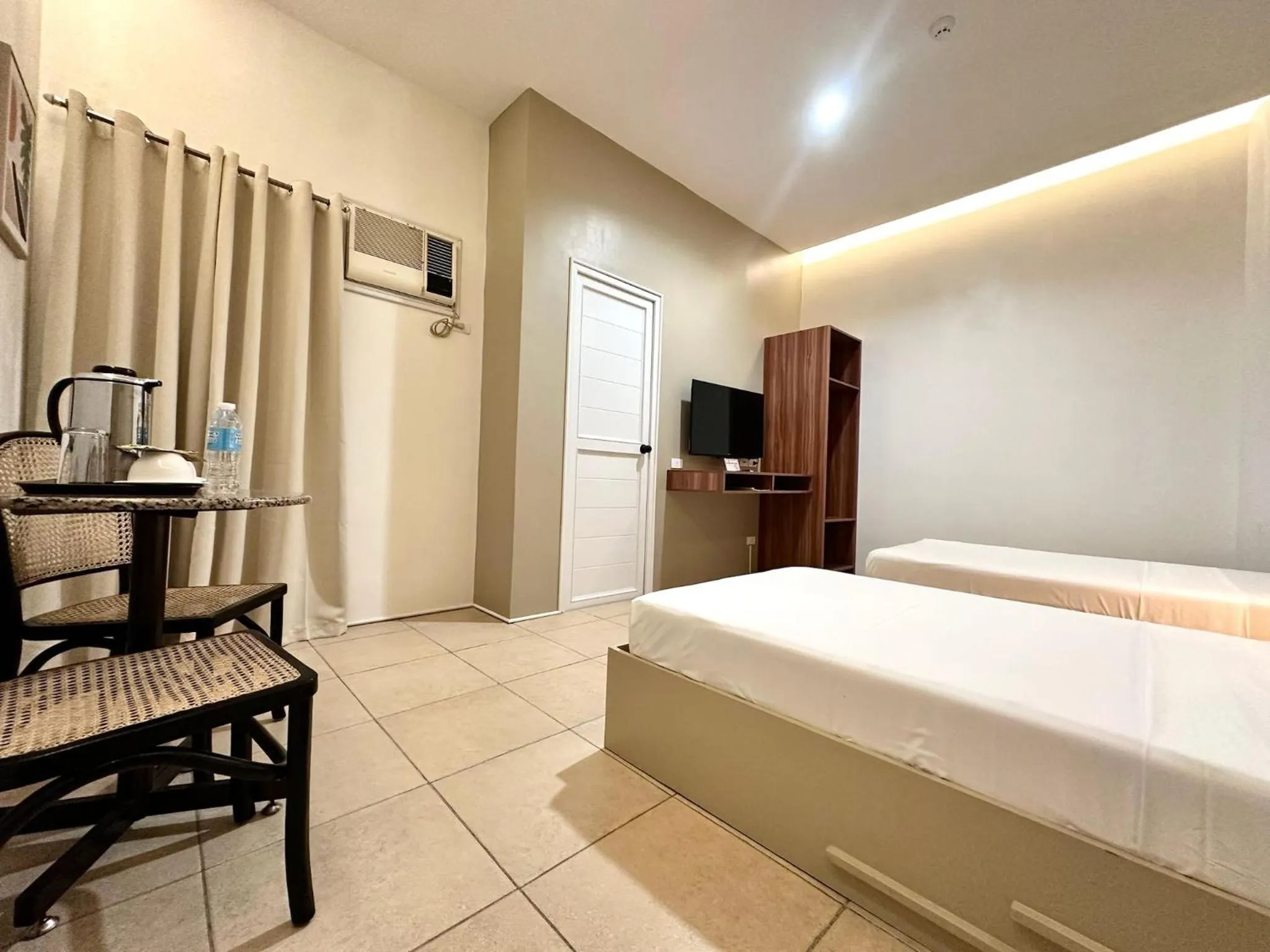 Photo of the whole room, Bed in Hotel Nicanor