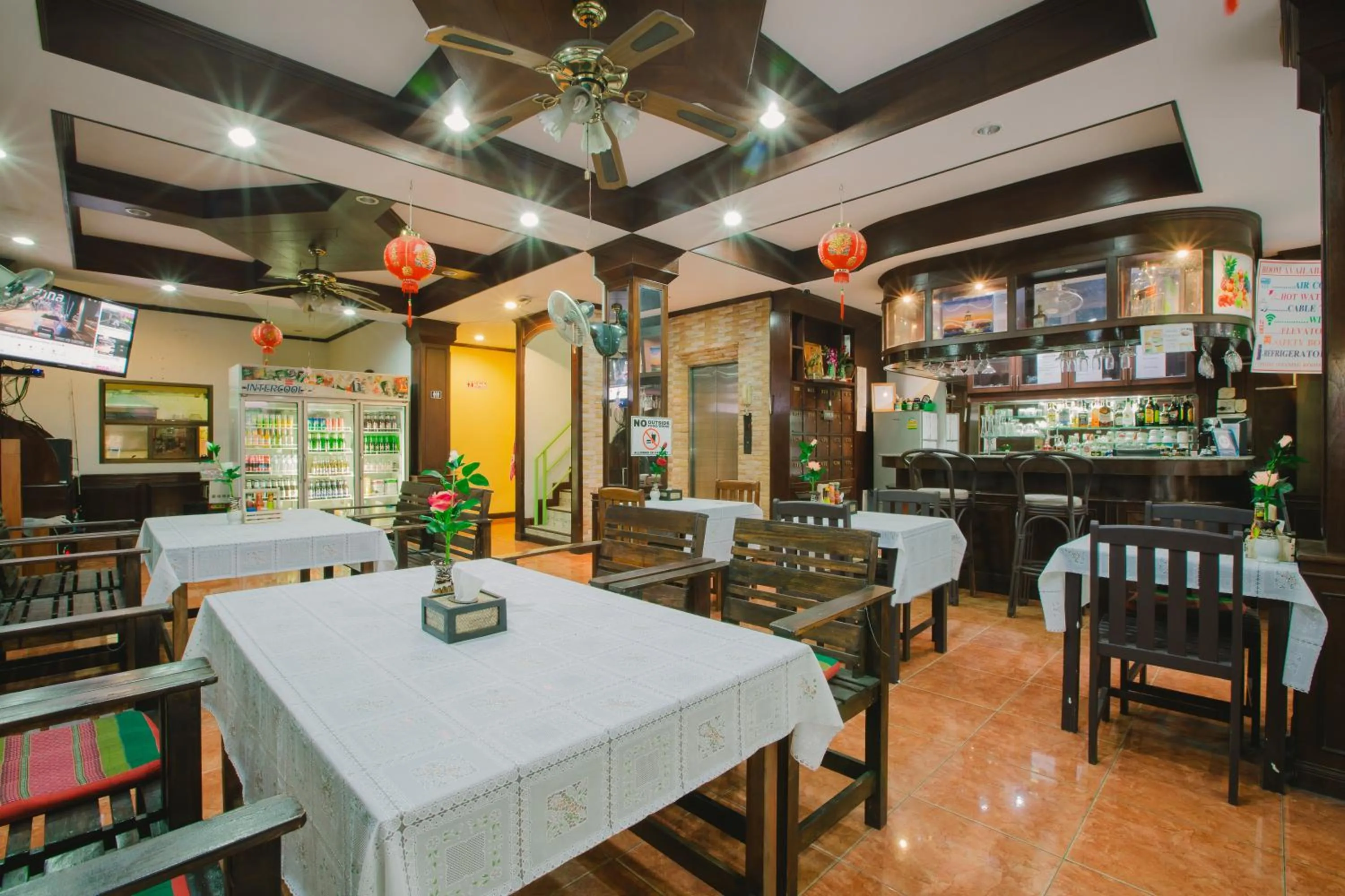 Restaurant/places to eat in Magnific Patong