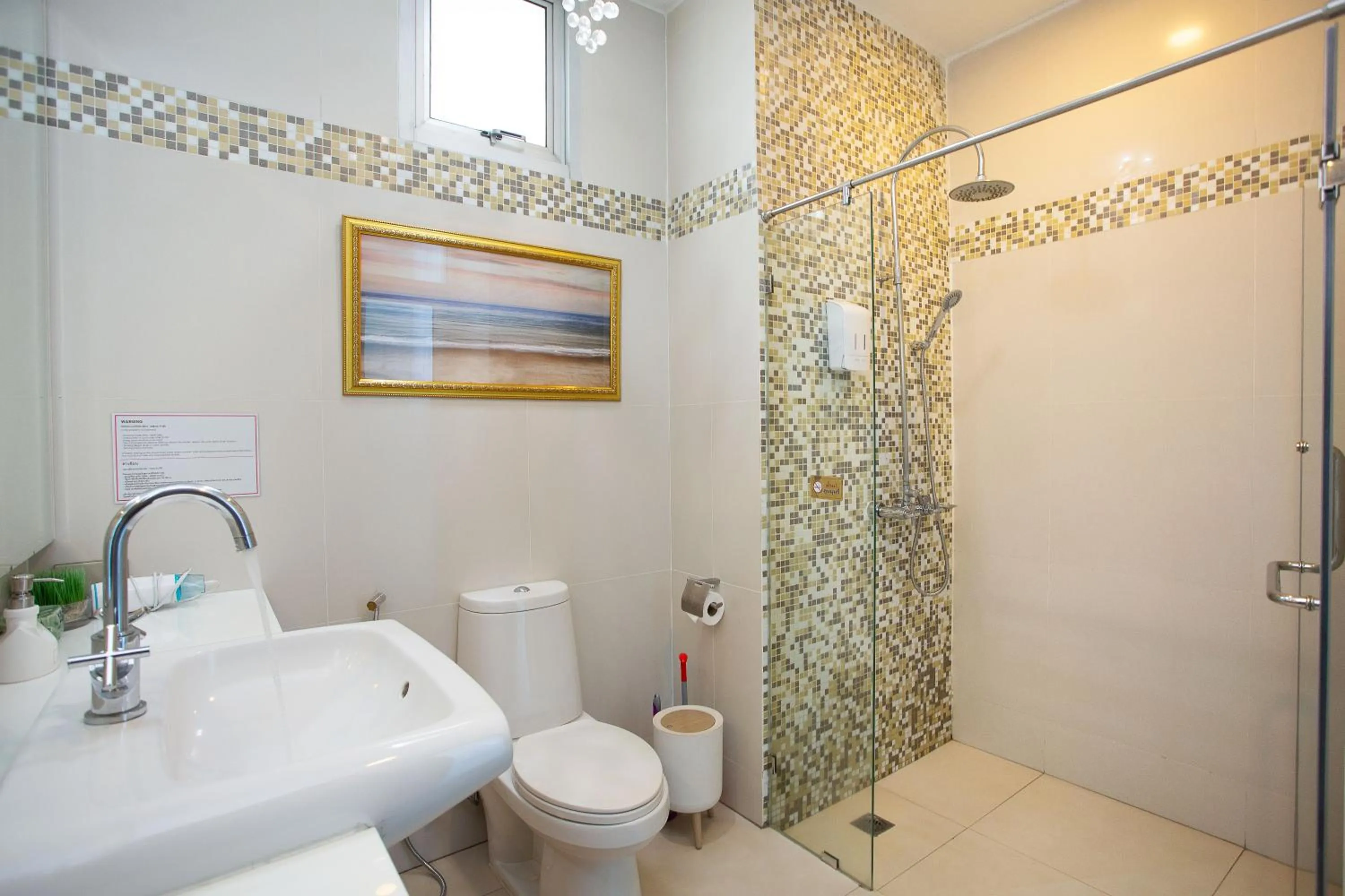 Shower in Nagawari Art Maldives BBQ Pattaya Villa