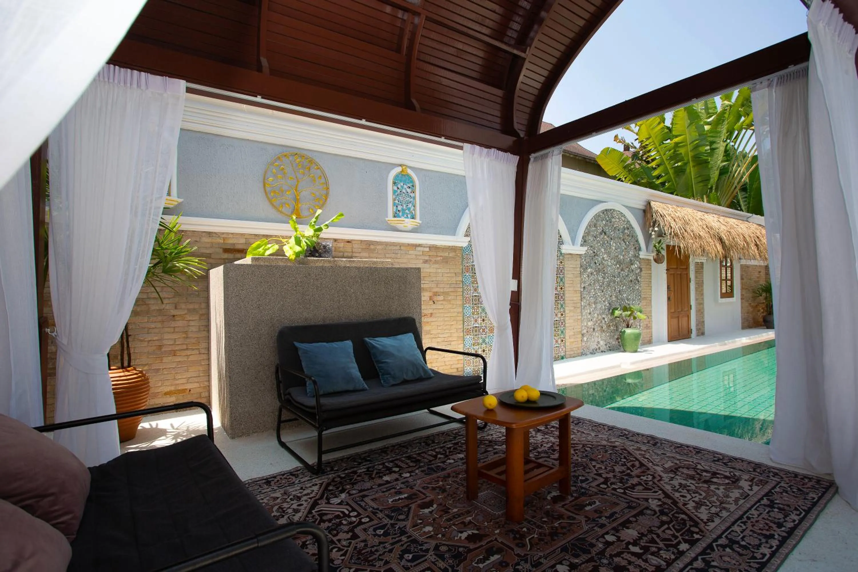 Patio in Nagawari Art Maldives BBQ Pattaya Villa