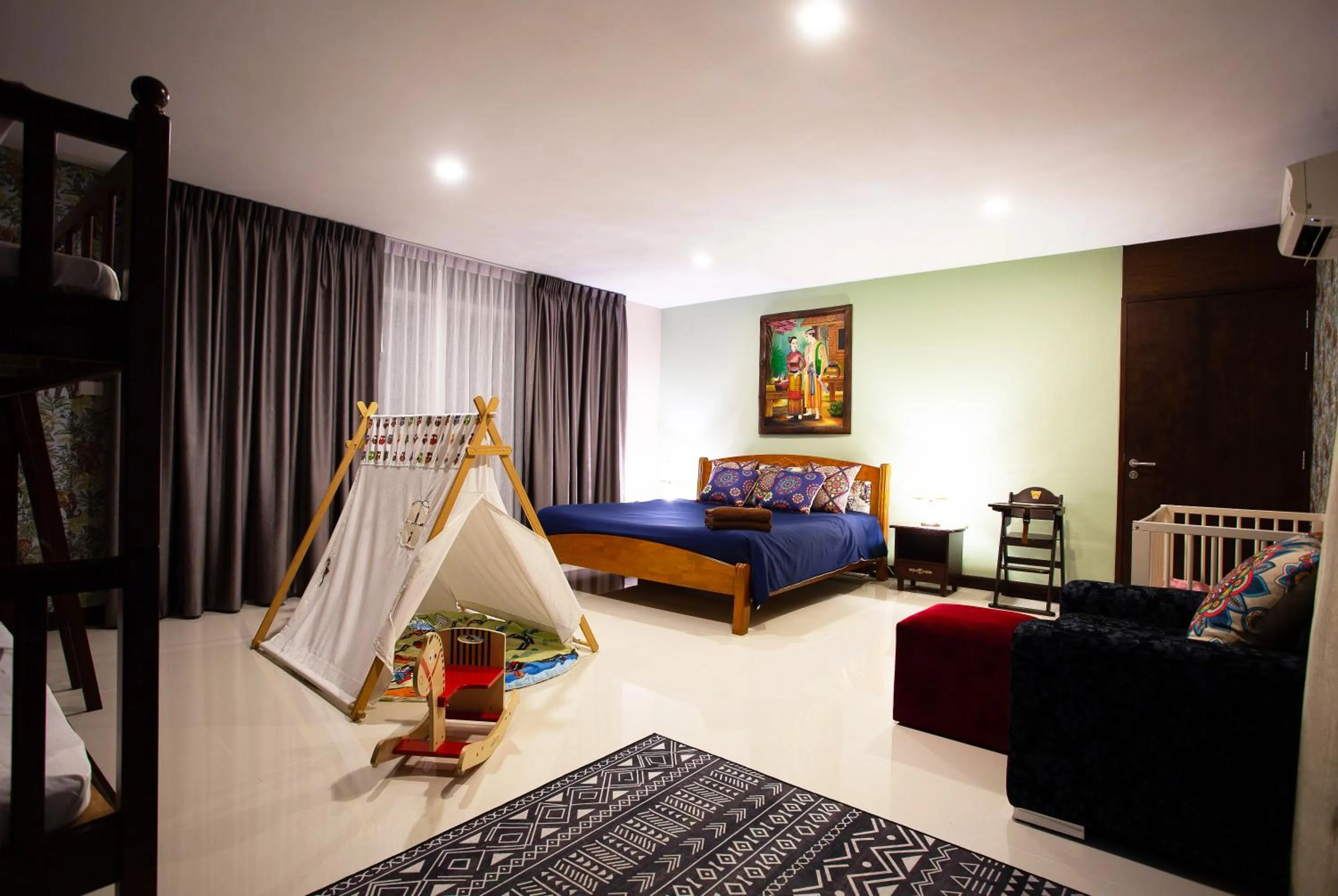 Bed in Nagawari Art Maldives BBQ Pattaya Villa