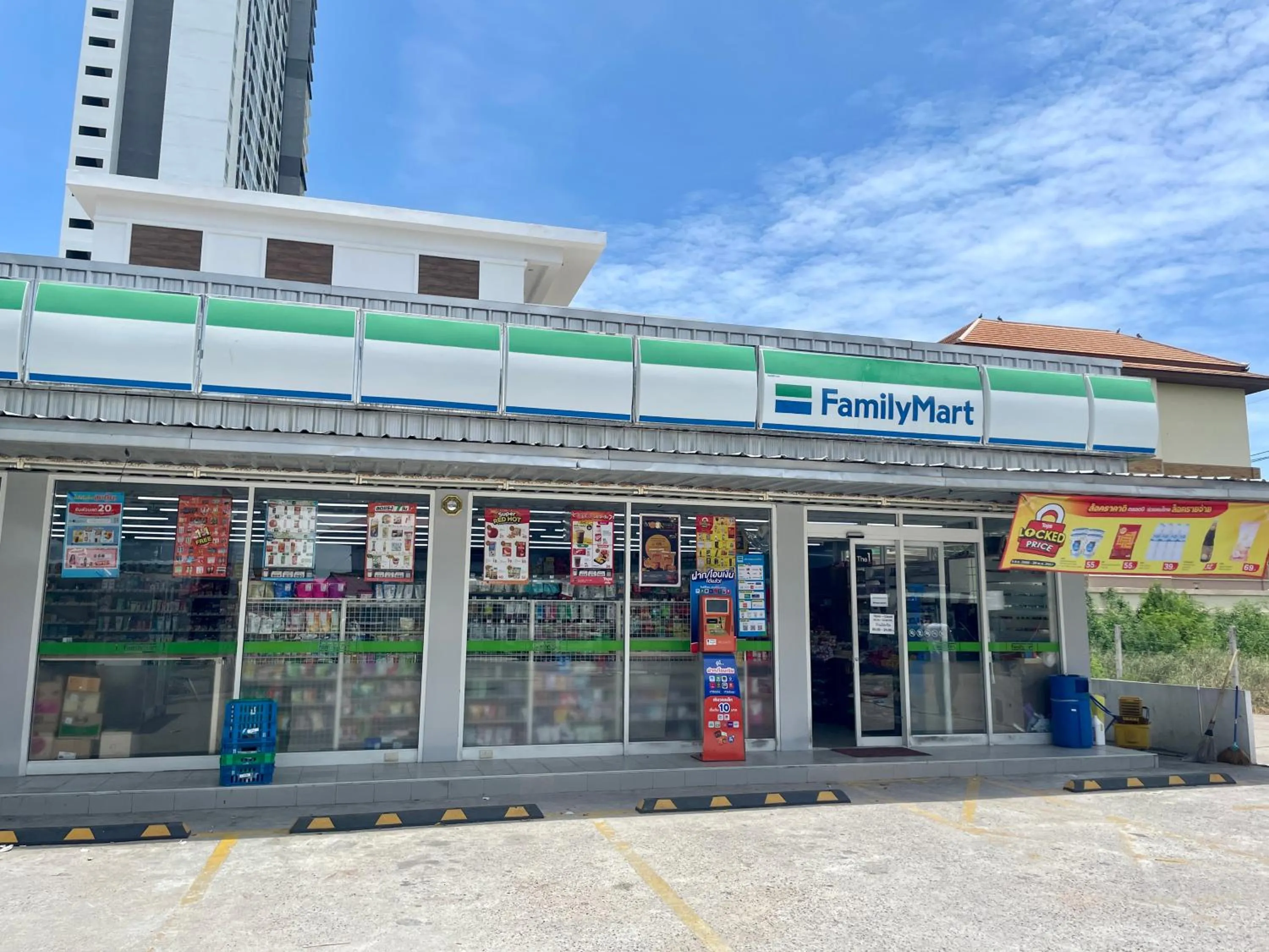 Property building in Nagawari Art Maldives BBQ Pattaya Villa