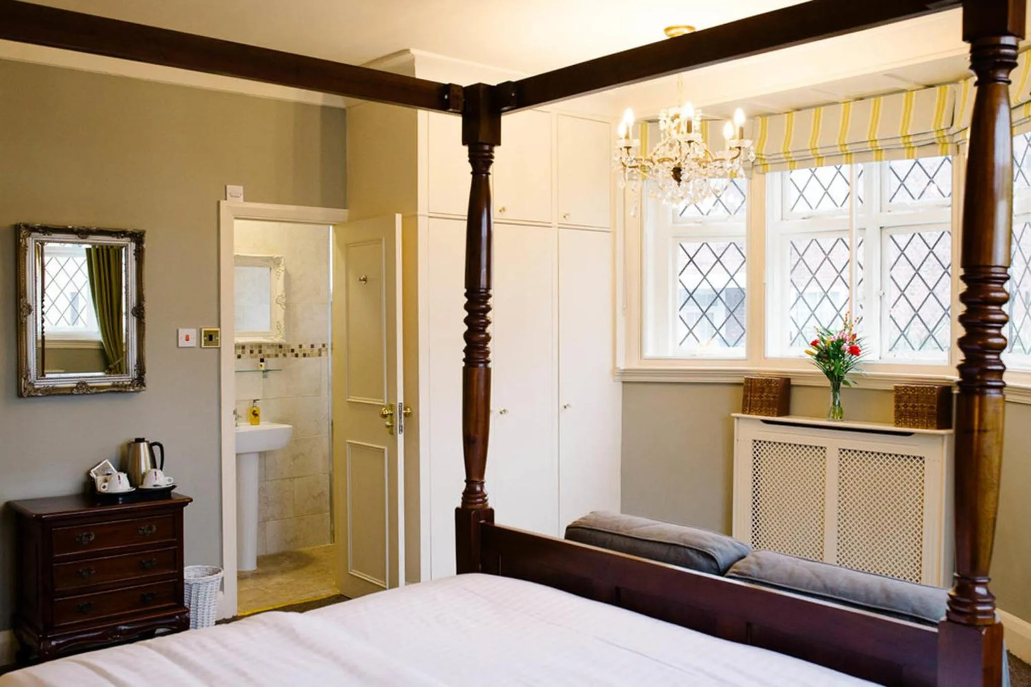 Bedroom, Bed in Prince of Wales - Townhouse