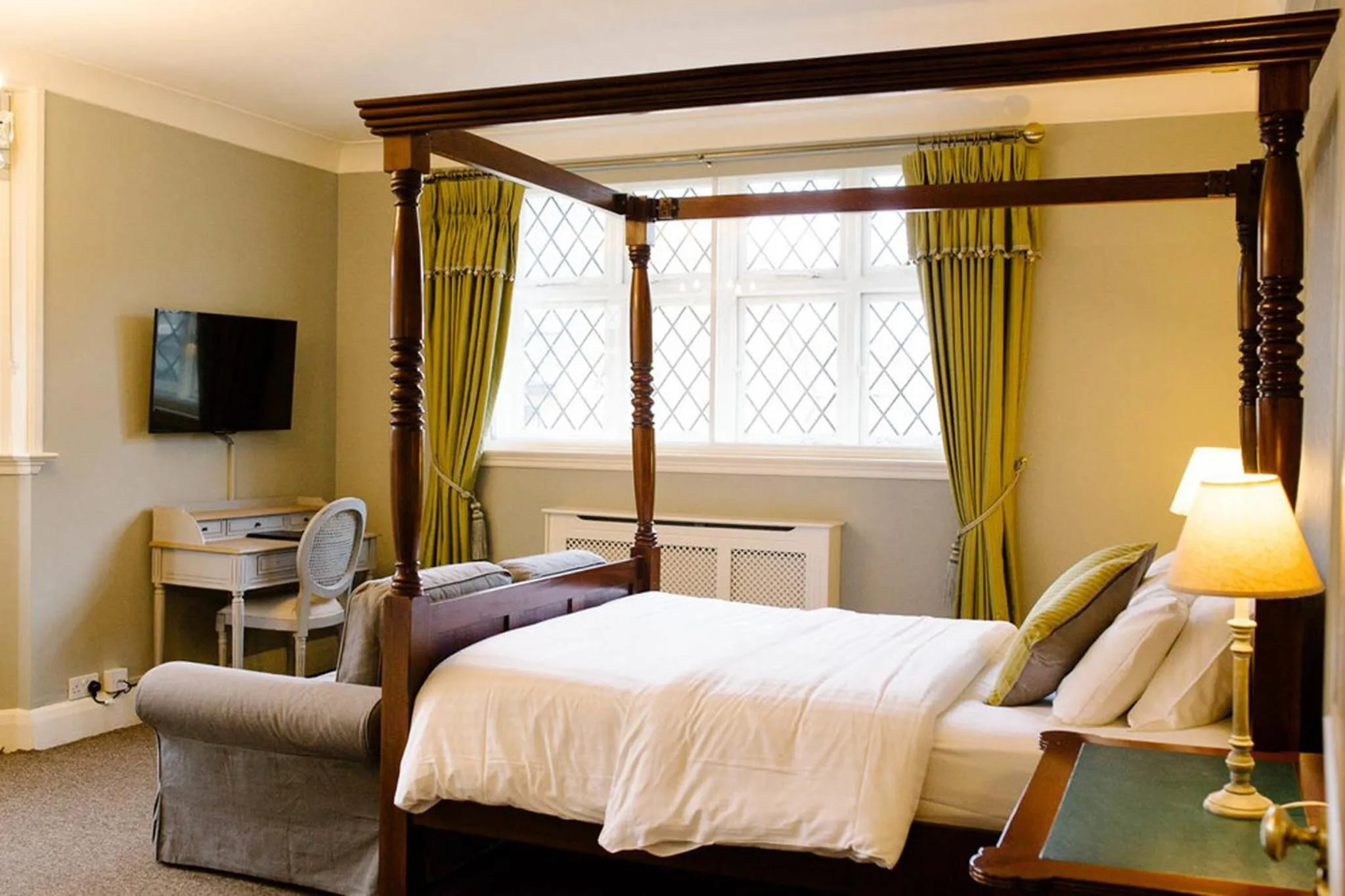 Bedroom, Bed in Prince of Wales - Townhouse