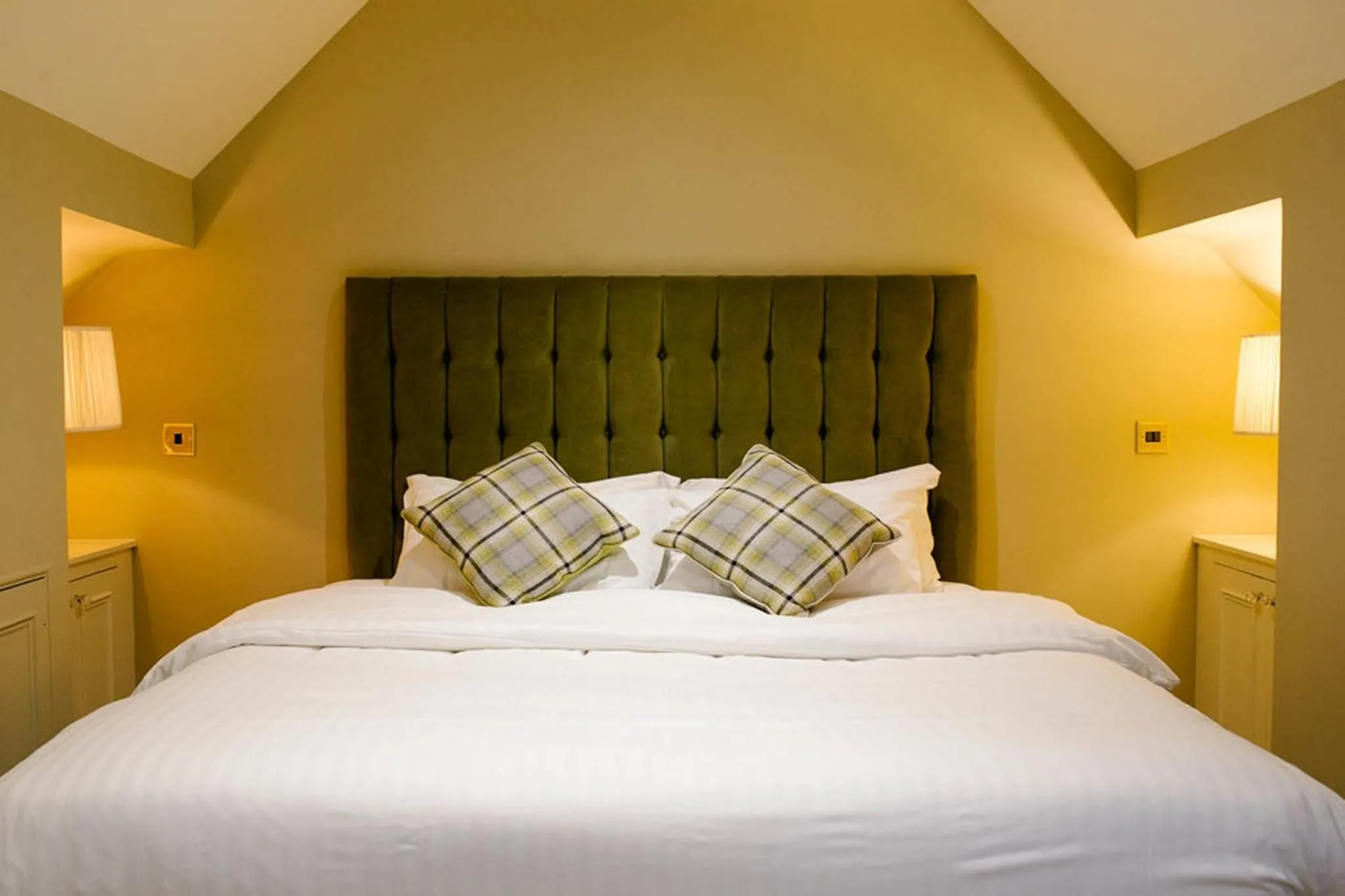 Bedroom, Bed in Prince of Wales - Townhouse