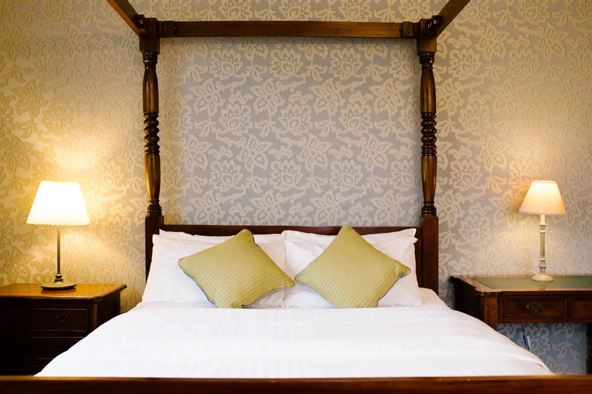 Bedroom, Bed in Prince of Wales - Townhouse