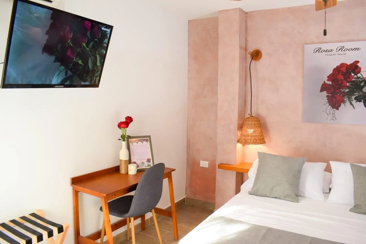 Deluxe Double Room in Muguet House Granada Deluxe Double Room in Muguet House Granada