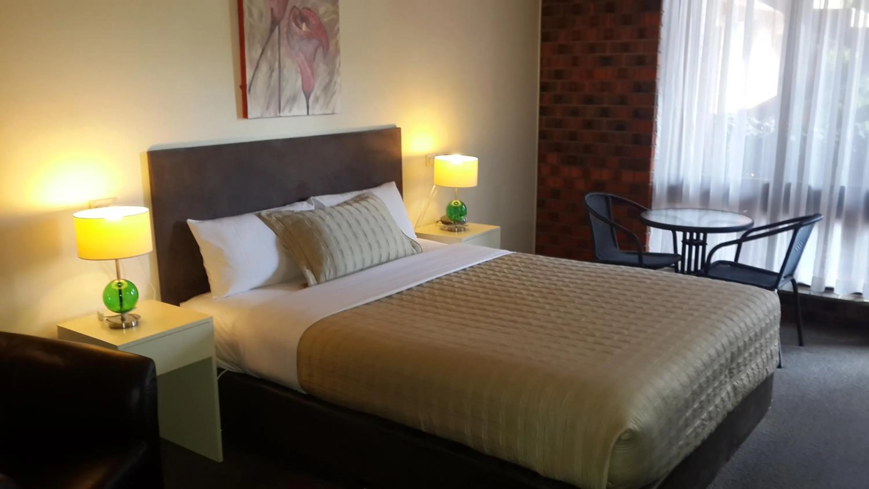 Bedroom, Bed in Zero Inn Motel