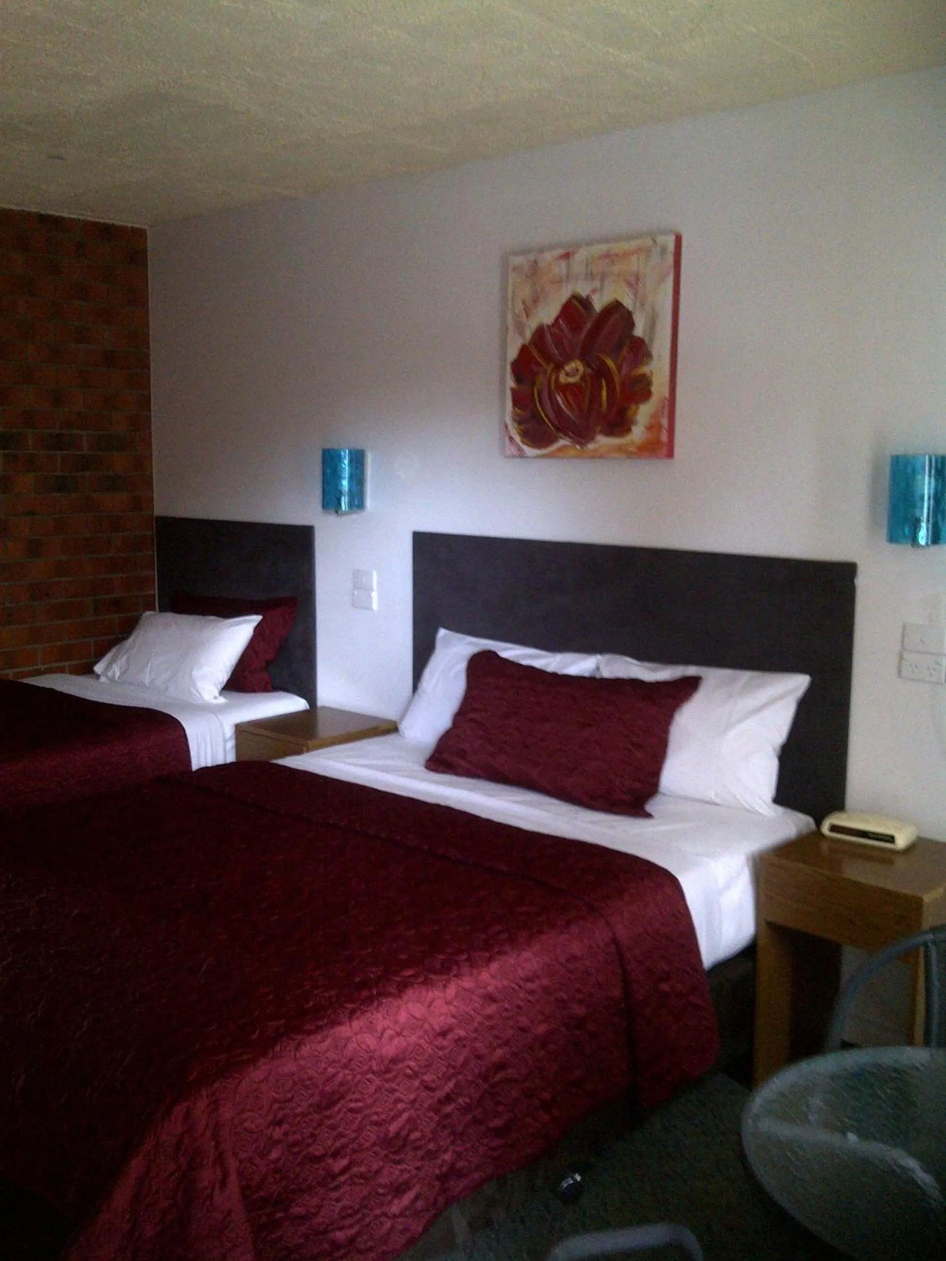 Bed in Zero Inn Motel