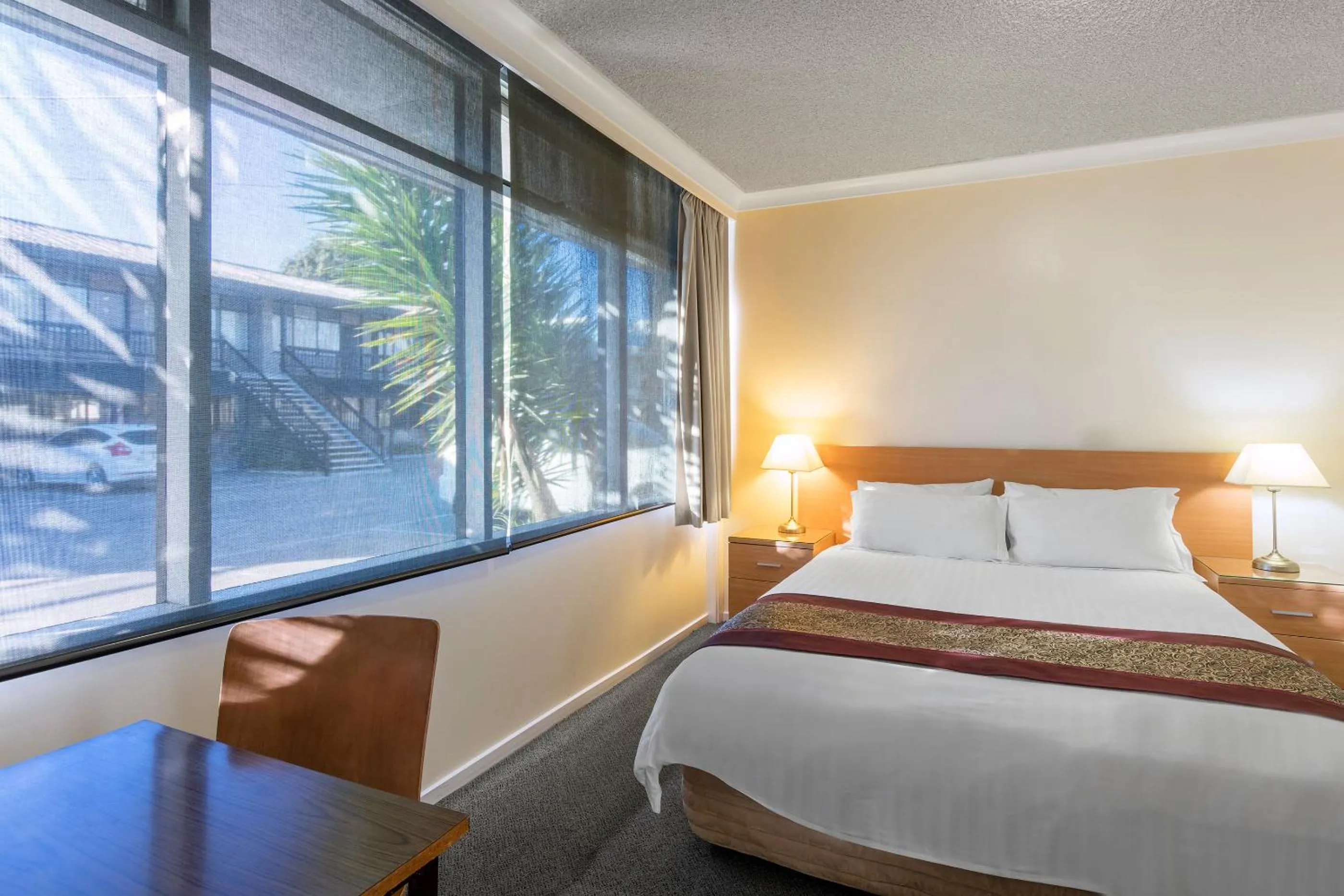 Bedroom, Bed in Best Western Governor Gipps Motor Inn